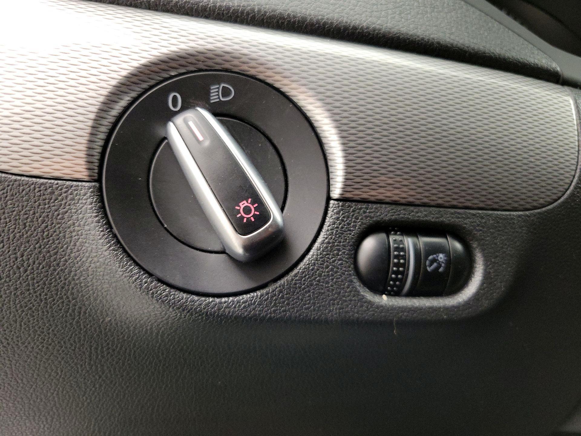 Thumbnail: 2016 Volkswagen Jetta - 13