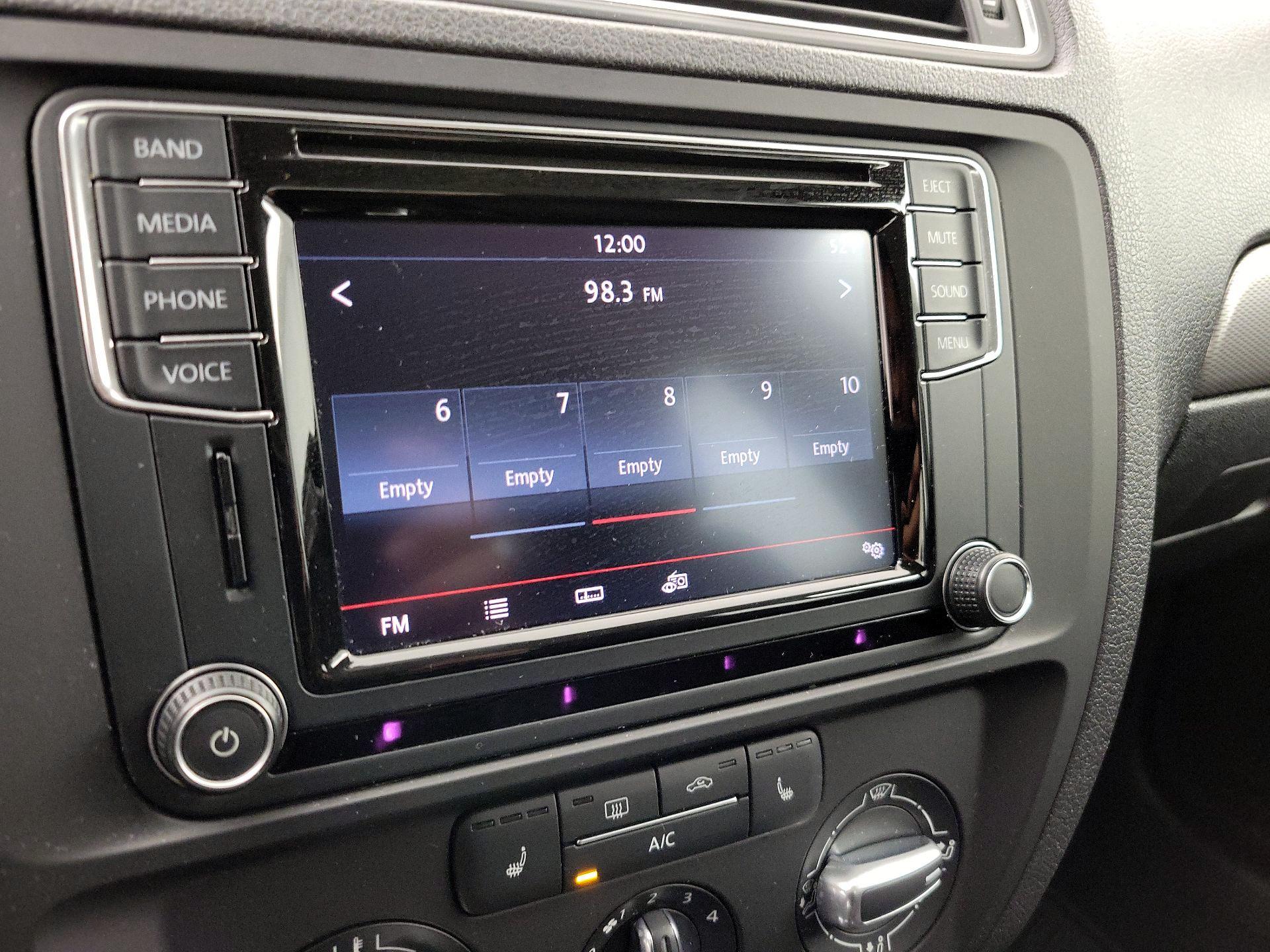 Thumbnail: 2016 Volkswagen Jetta - 15