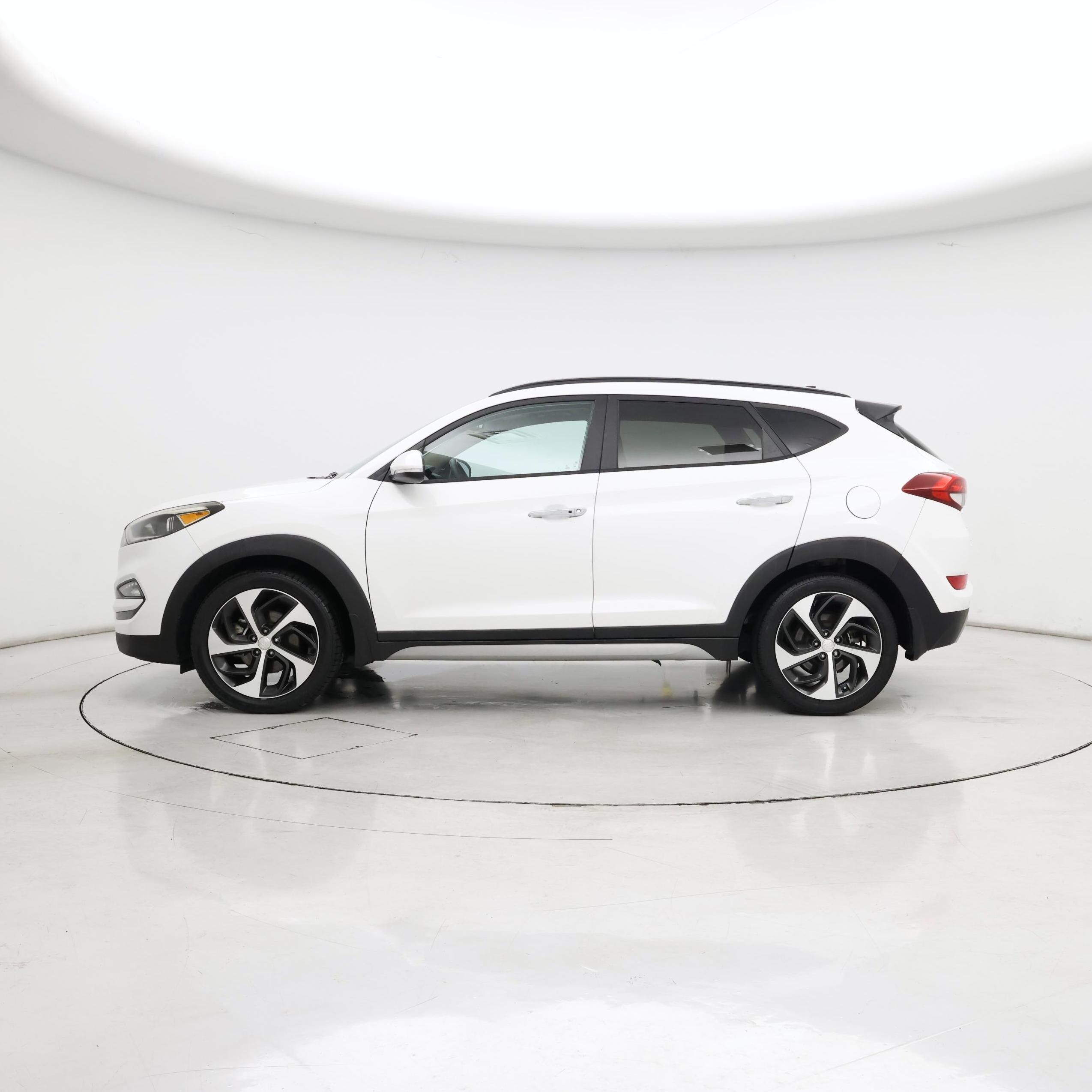 Thumbnail: 2017 Hyundai Tucson - 3