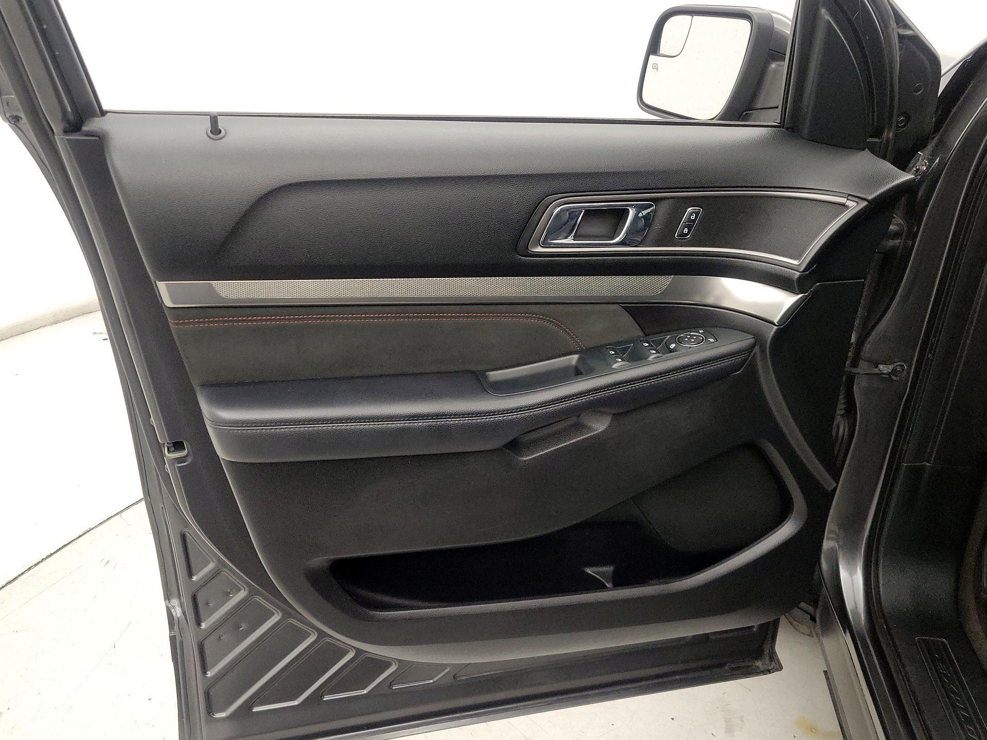 Thumbnail: 2018 Ford Explorer - 12