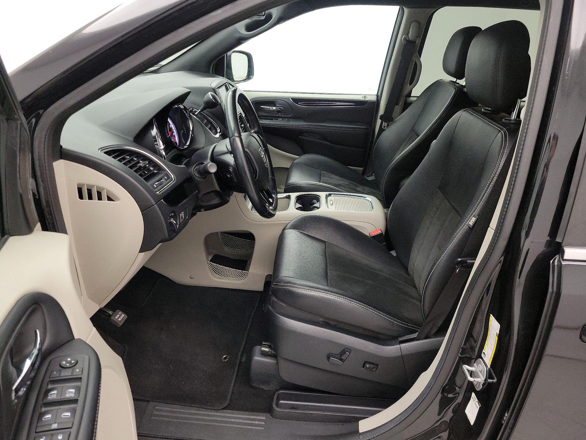 Thumbnail: 2019 Dodge Grand Caravan - 11