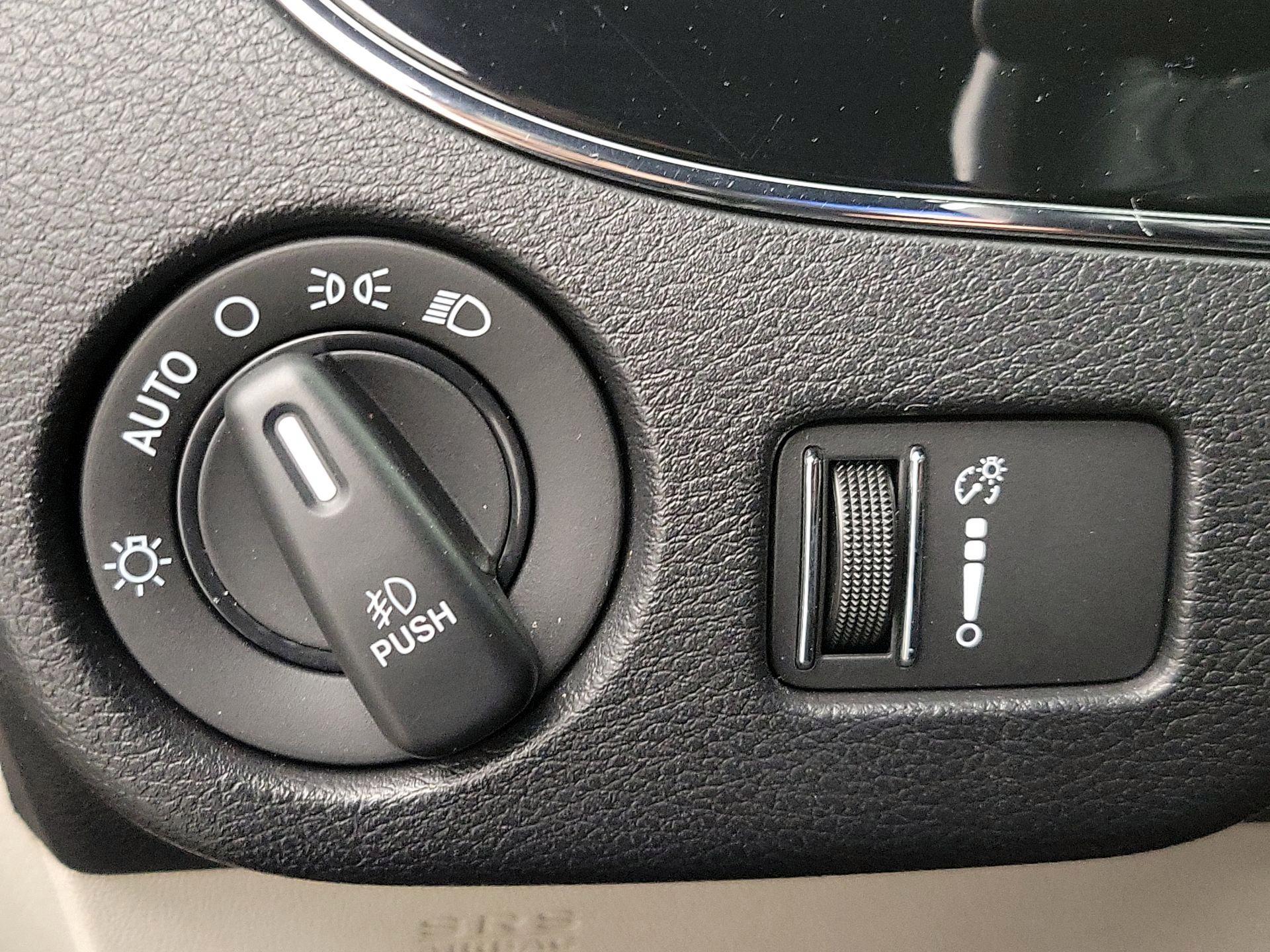 Thumbnail: 2019 Dodge Grand Caravan - 13