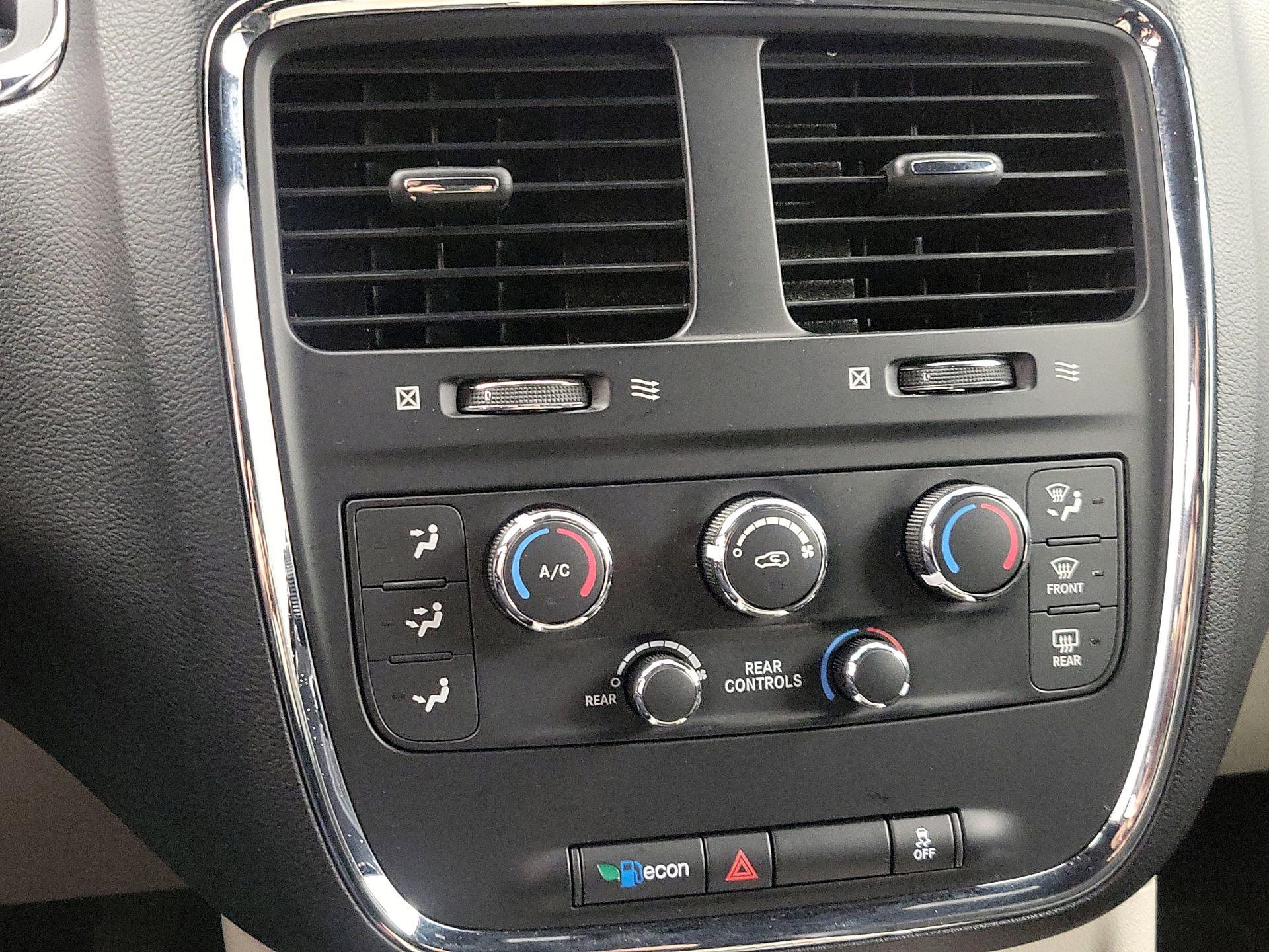 Thumbnail: 2019 Dodge Grand Caravan - 16