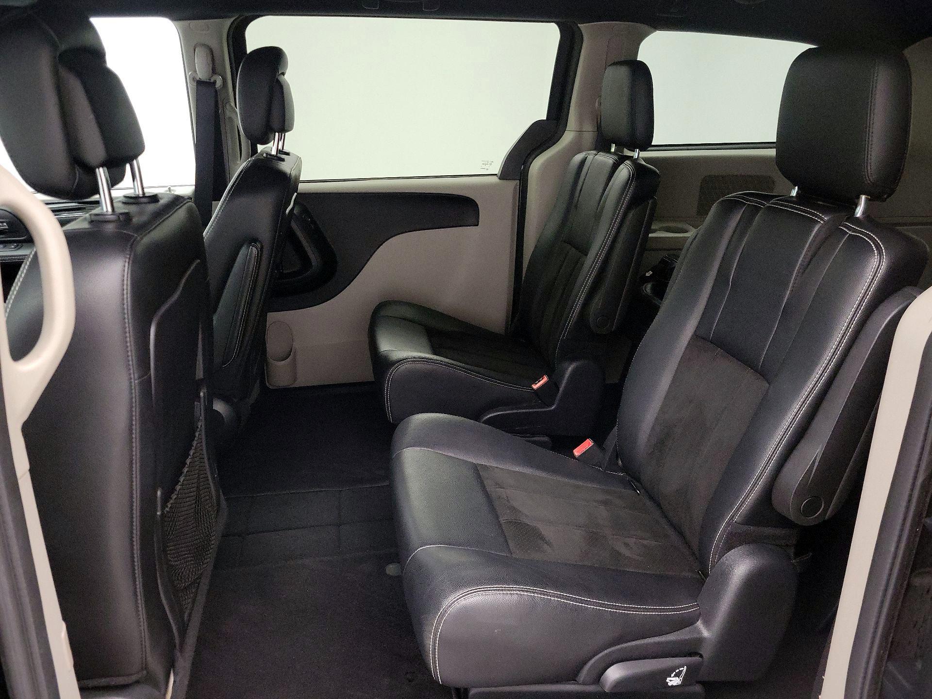 Thumbnail: 2019 Dodge Grand Caravan - 19