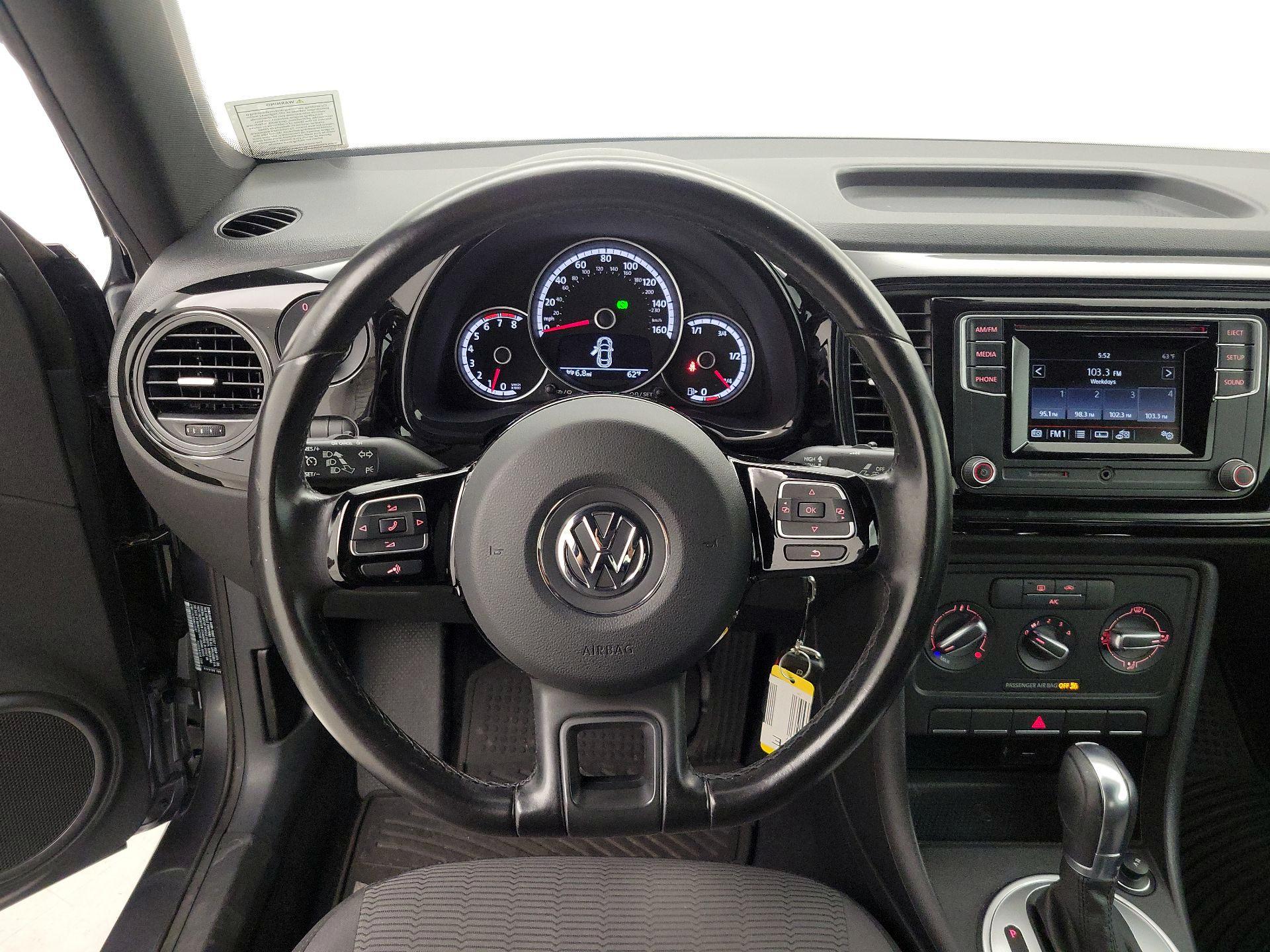 Thumbnail: 2016 Volkswagen Beetle - 10