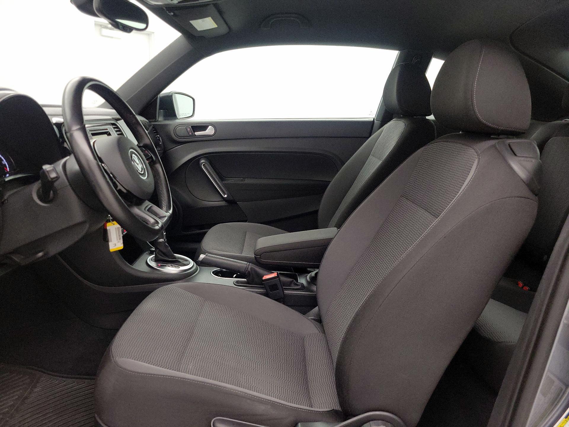 Thumbnail: 2016 Volkswagen Beetle - 11