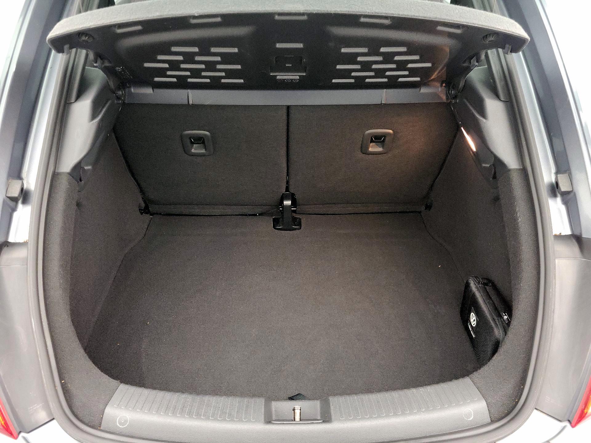 Thumbnail: 2016 Volkswagen Beetle - 19