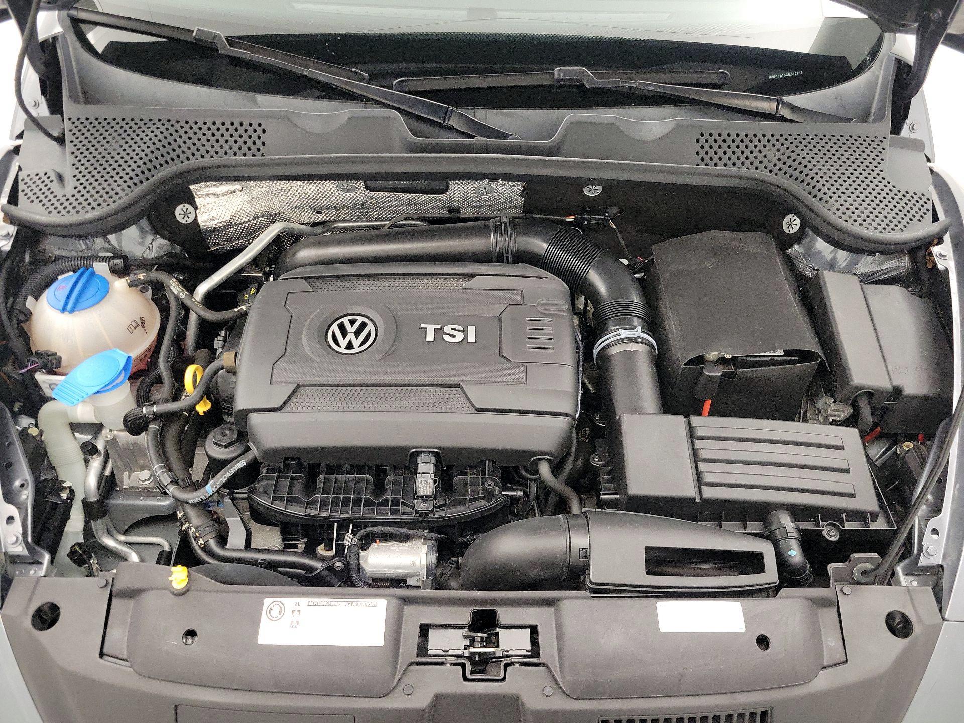 Thumbnail: 2016 Volkswagen Beetle - 20