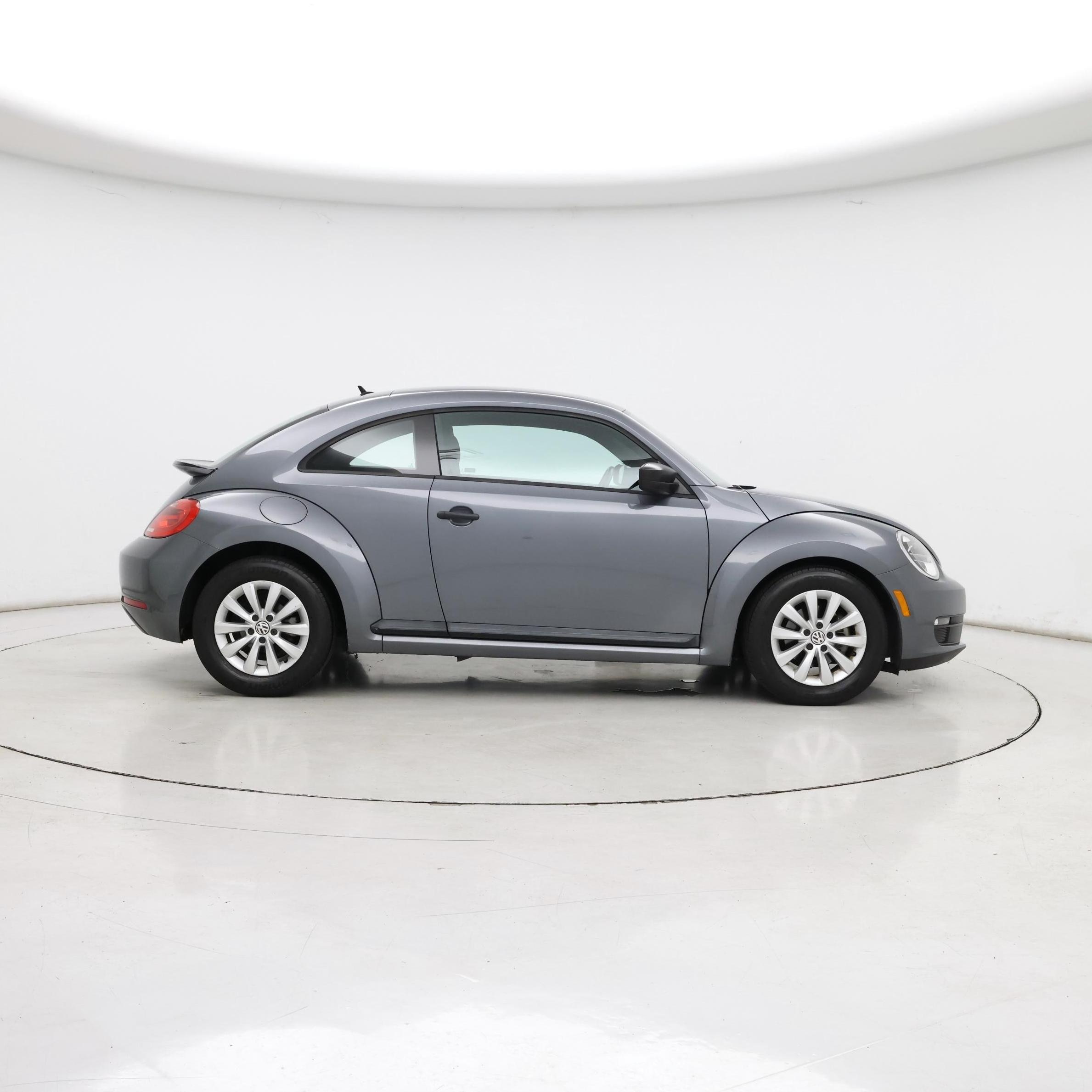 Thumbnail: 2016 Volkswagen Beetle - 7