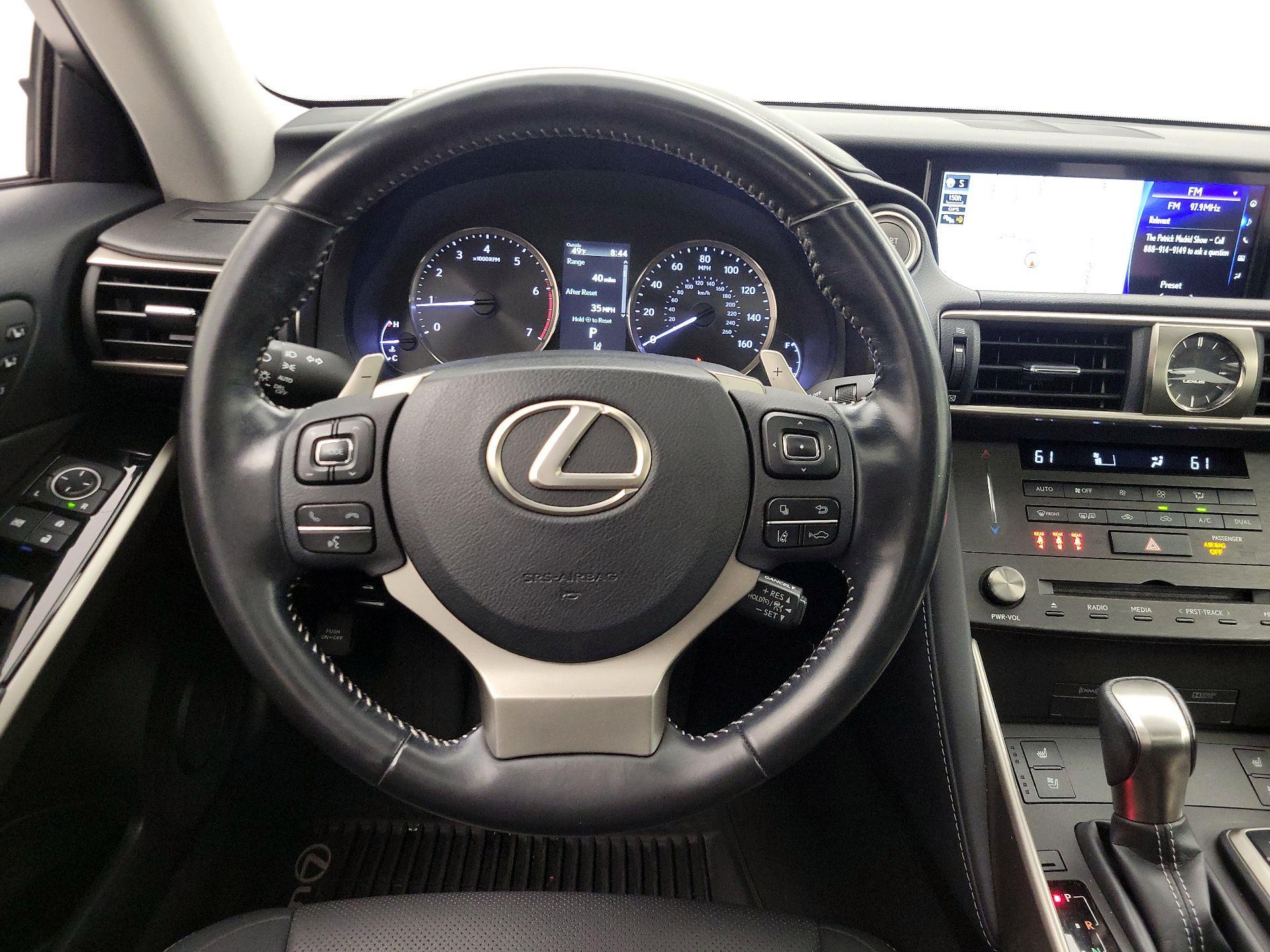 Thumbnail: 2020 Lexus IS - 10