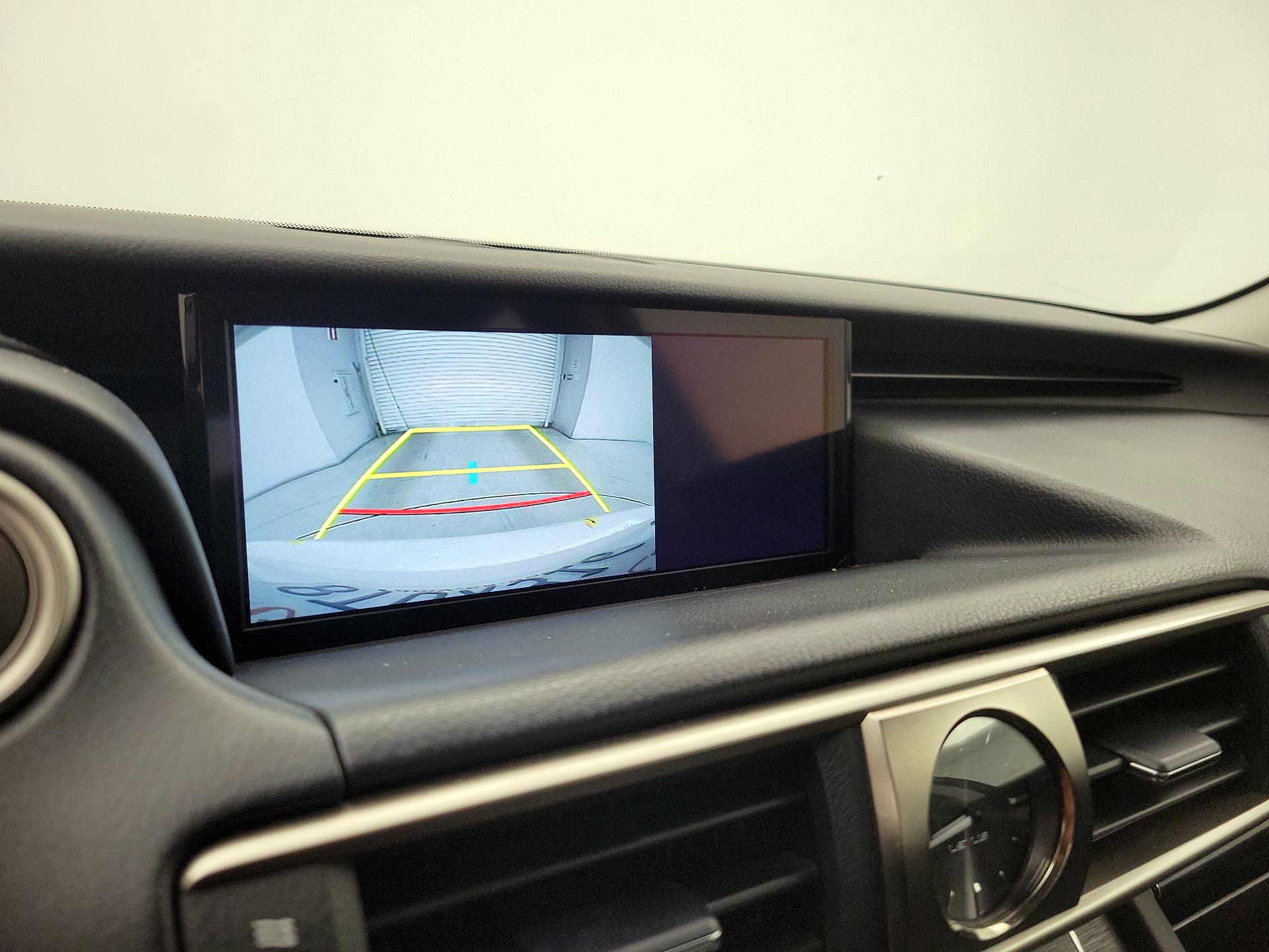 Thumbnail: 2020 Lexus IS - 15