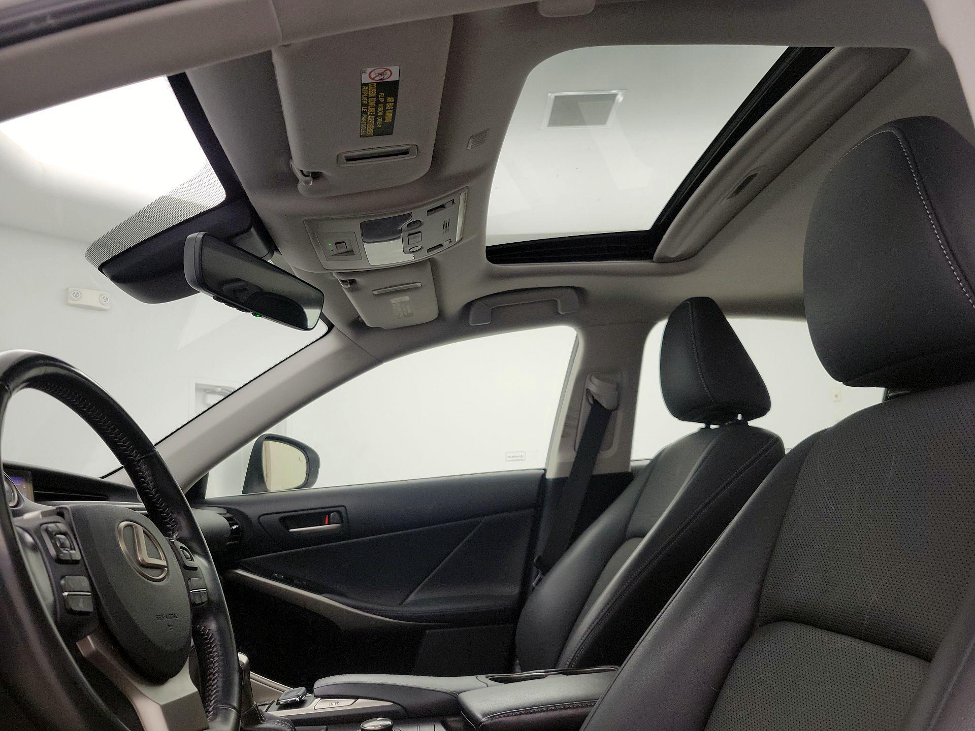 Thumbnail: 2020 Lexus IS - 20