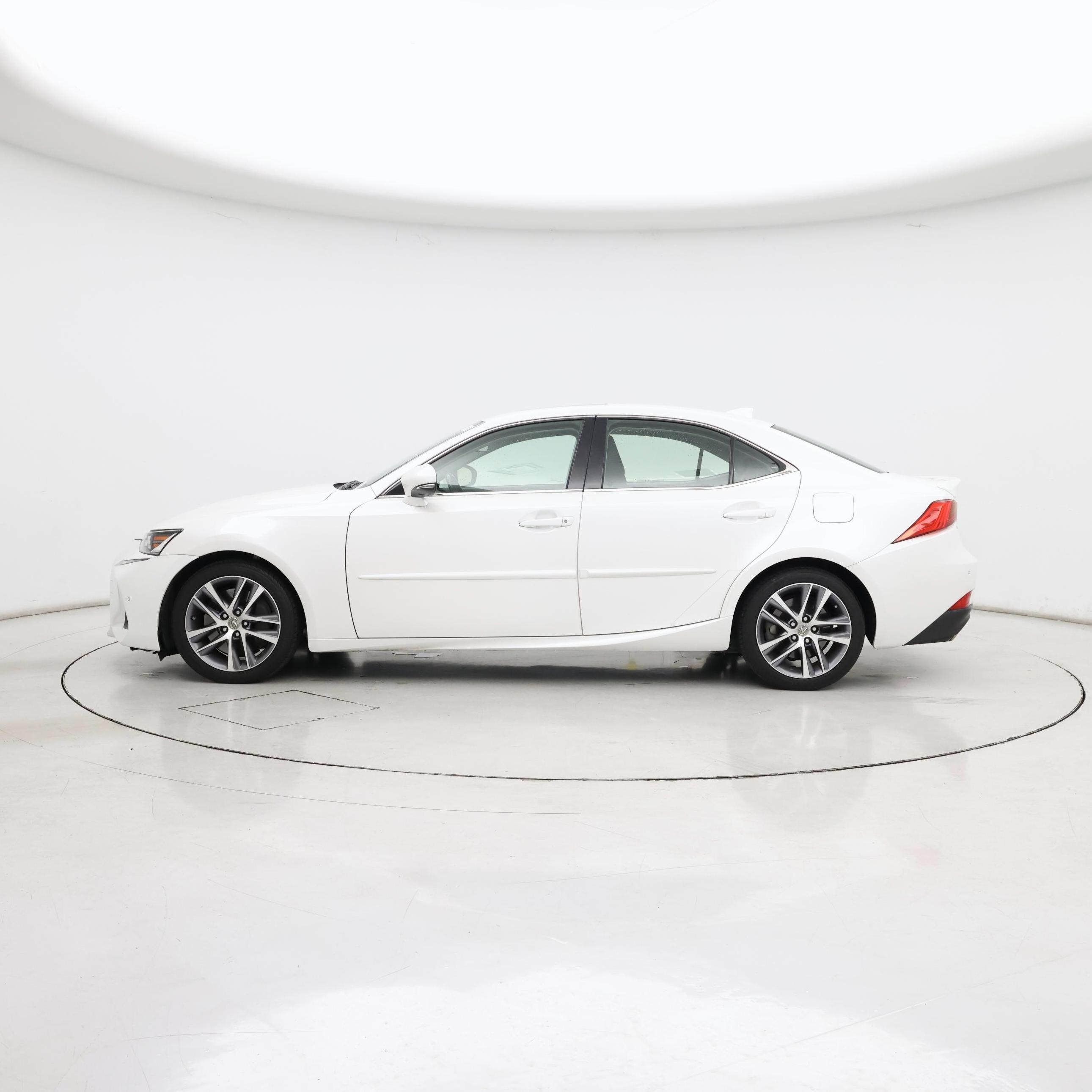 Thumbnail: 2020 Lexus IS - 3