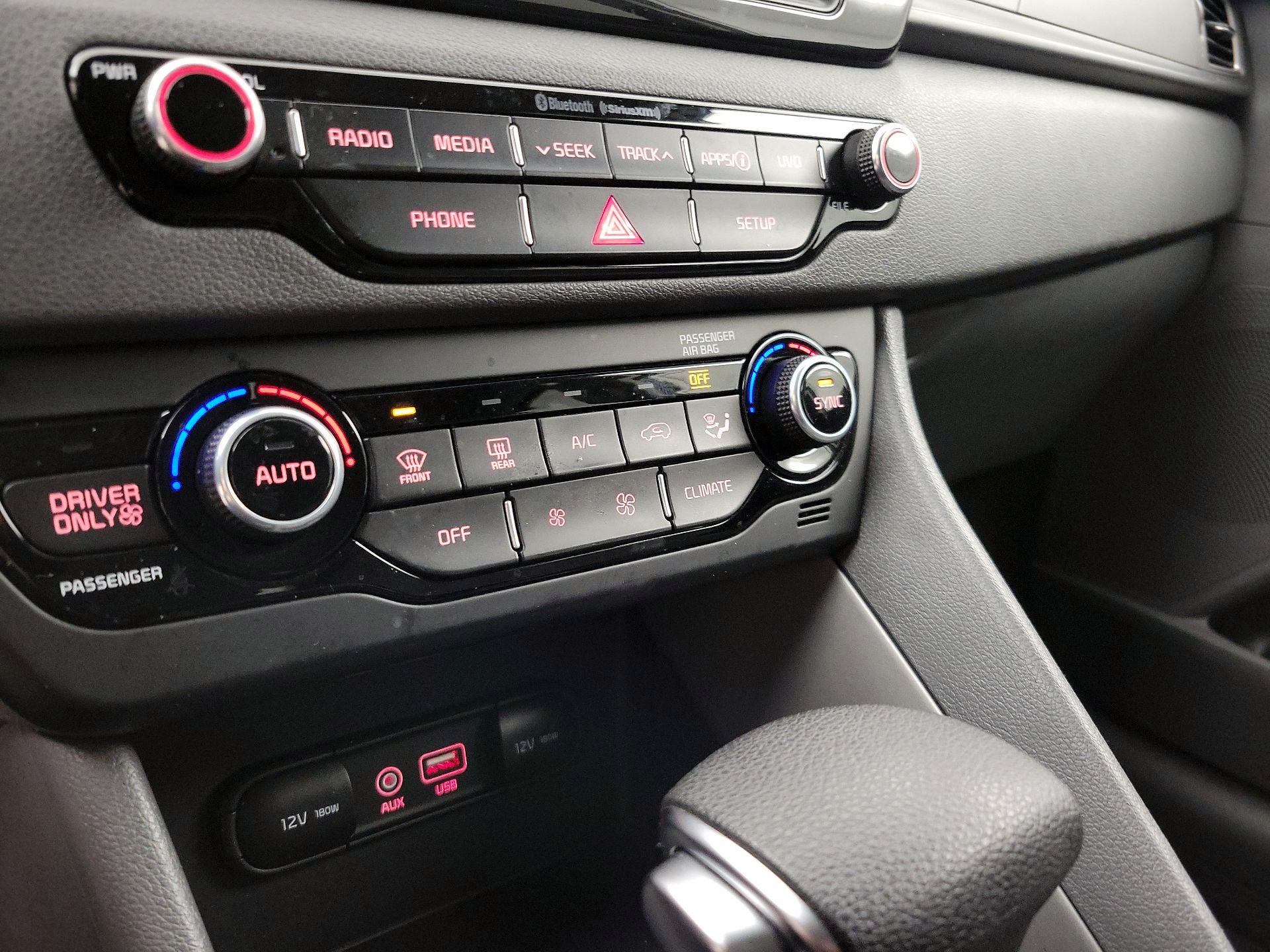 Thumbnail: 2019 Kia Niro - 16