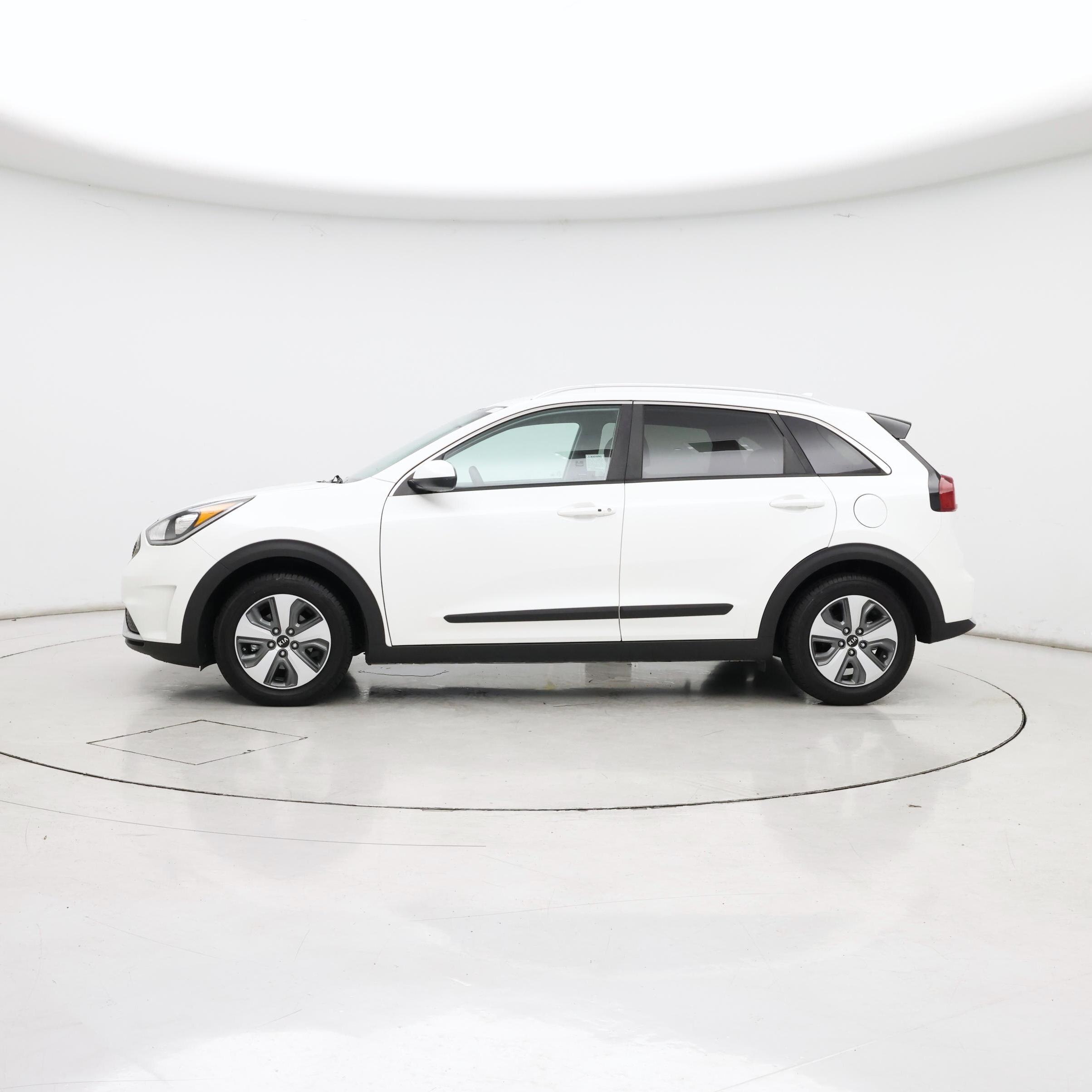 Thumbnail: 2019 Kia Niro - 3