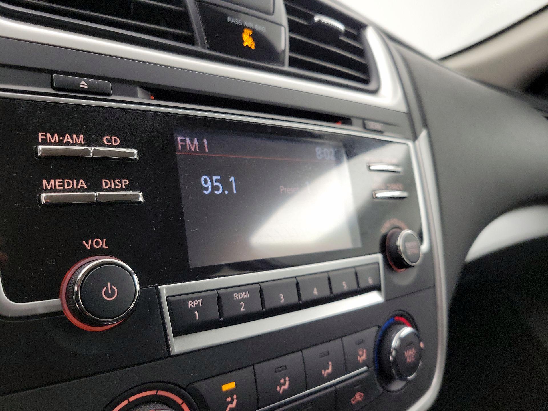 Thumbnail: 2018 Nissan Altima - 15