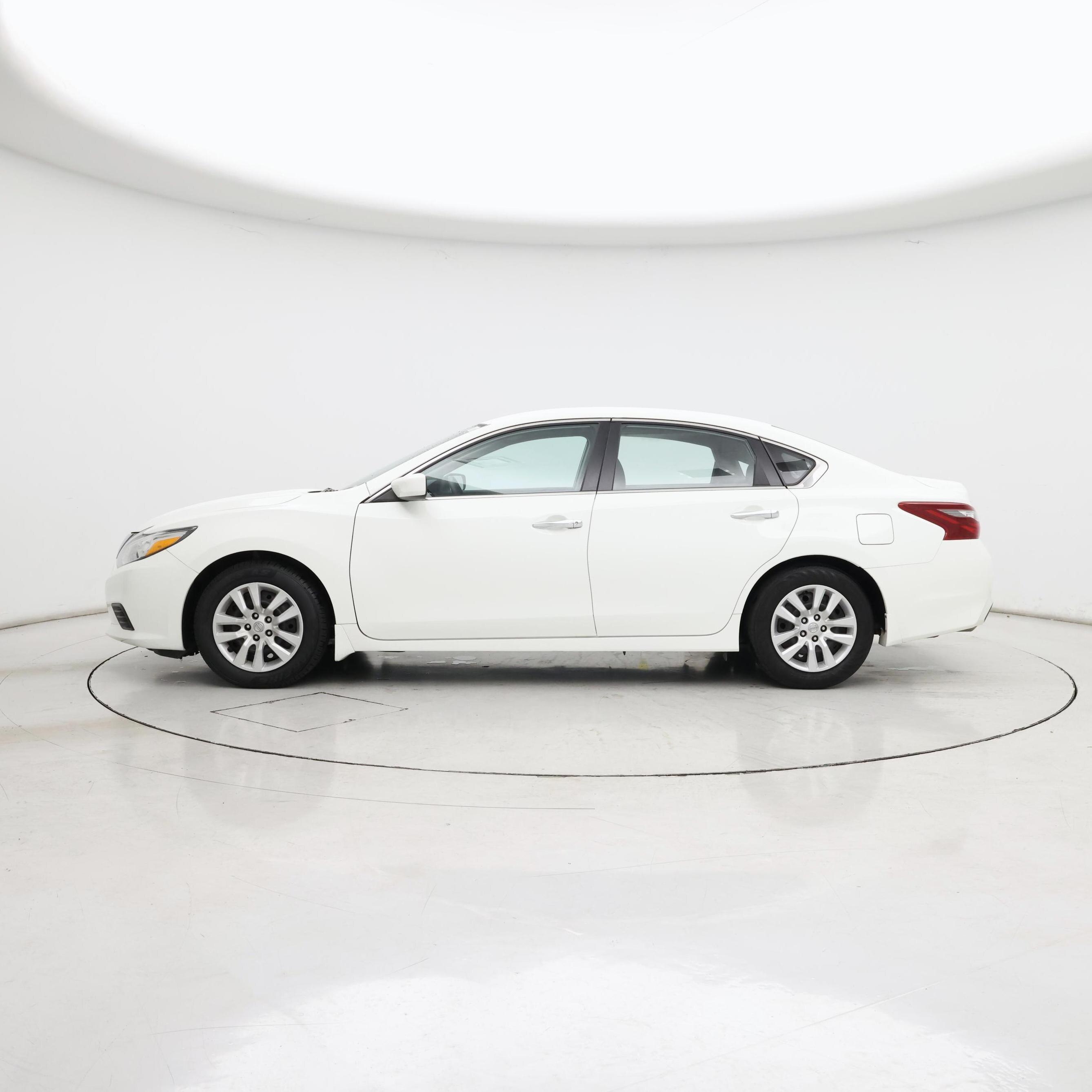 Thumbnail: 2018 Nissan Altima - 3