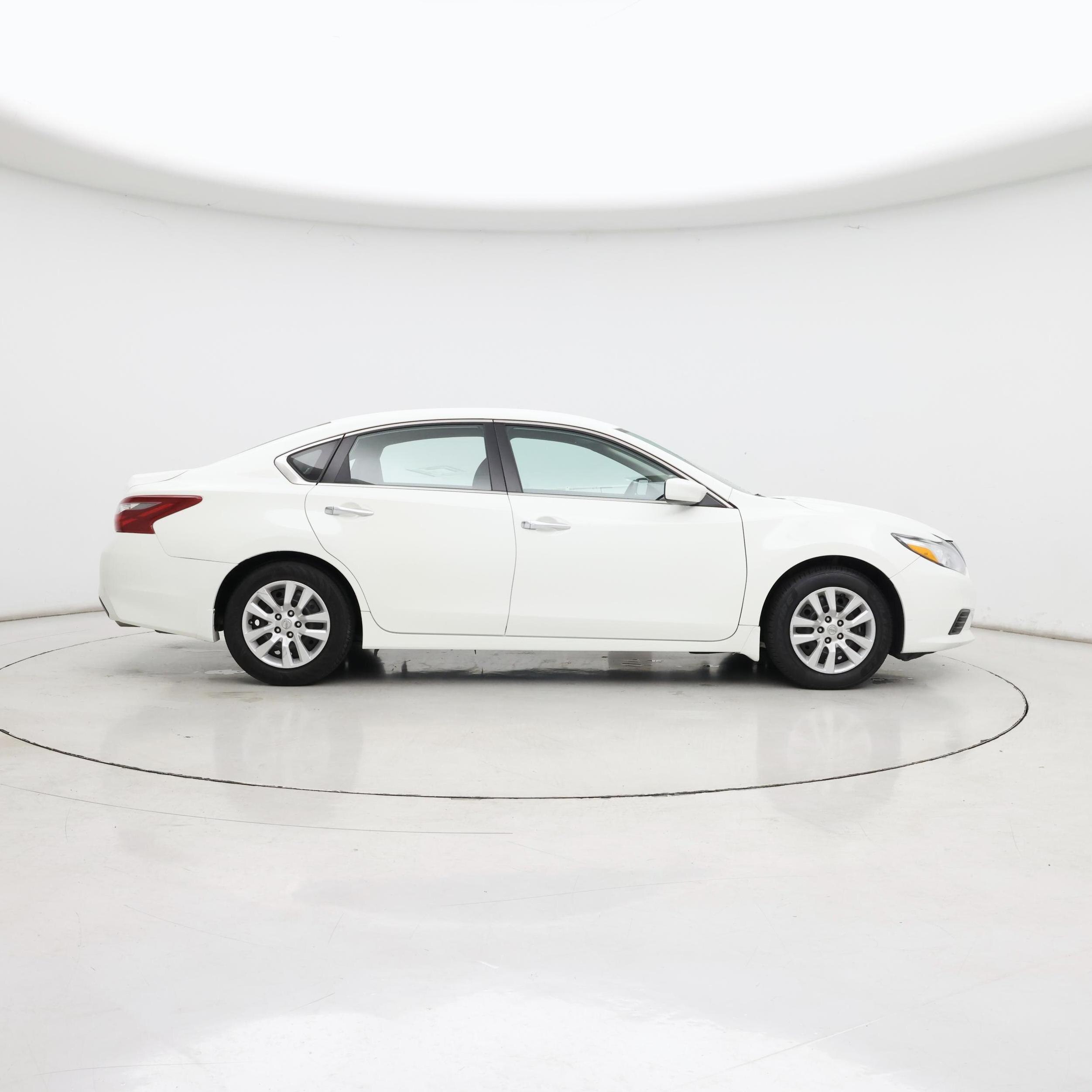 Thumbnail: 2018 Nissan Altima - 7