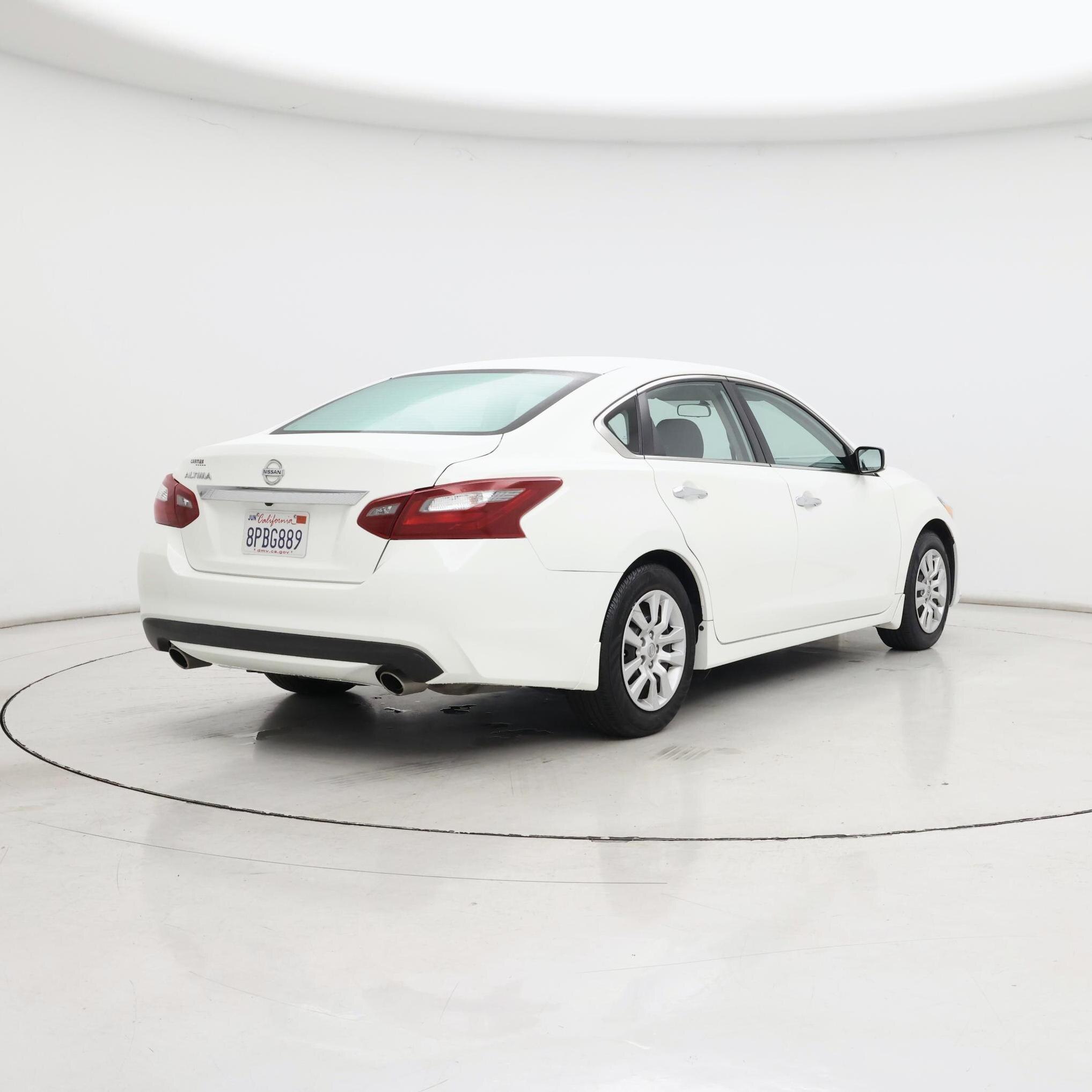 Thumbnail: 2018 Nissan Altima - 8