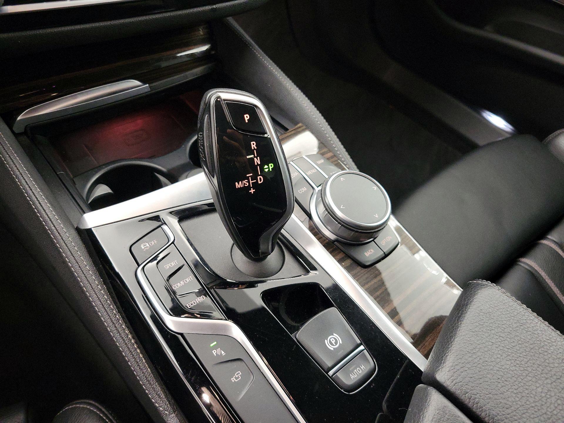 Thumbnail: 2020 BMW 5 Series - 18