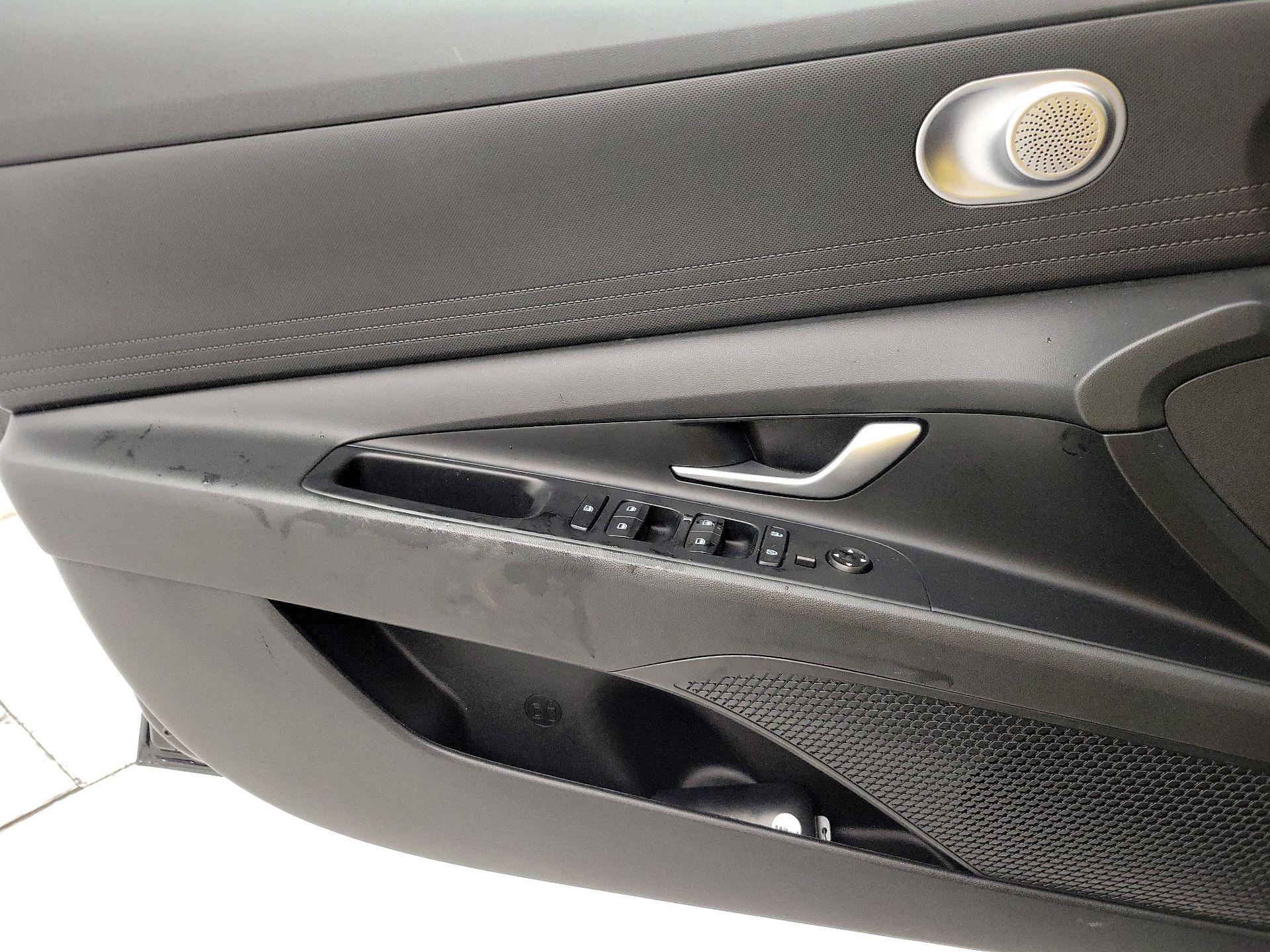 Thumbnail: 2023 Hyundai Elantra - 12