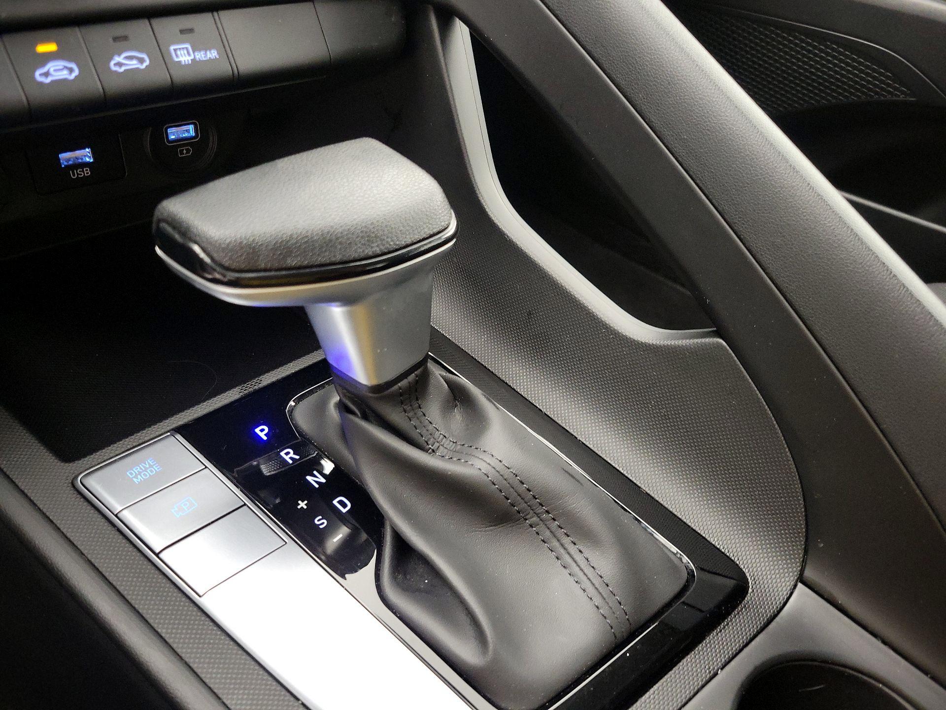 Thumbnail: 2023 Hyundai Elantra - 17