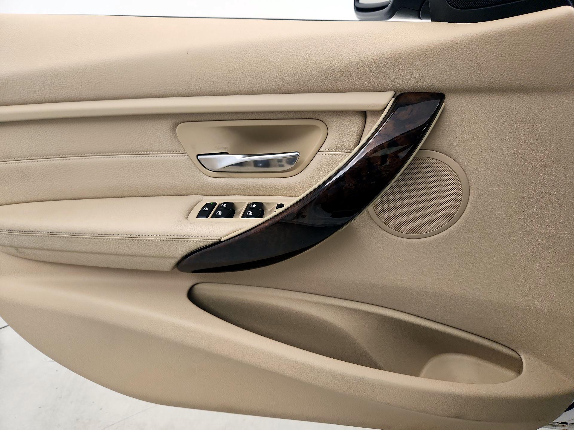 Thumbnail: 2015 BMW 3 Series - 12