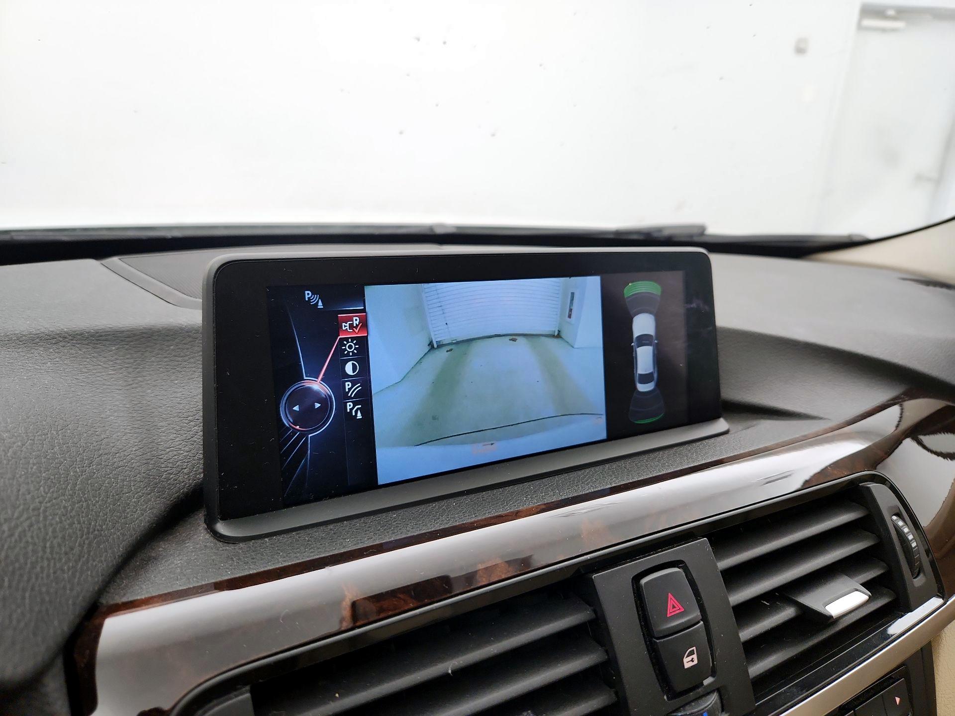 Thumbnail: 2015 BMW 3 Series - 14