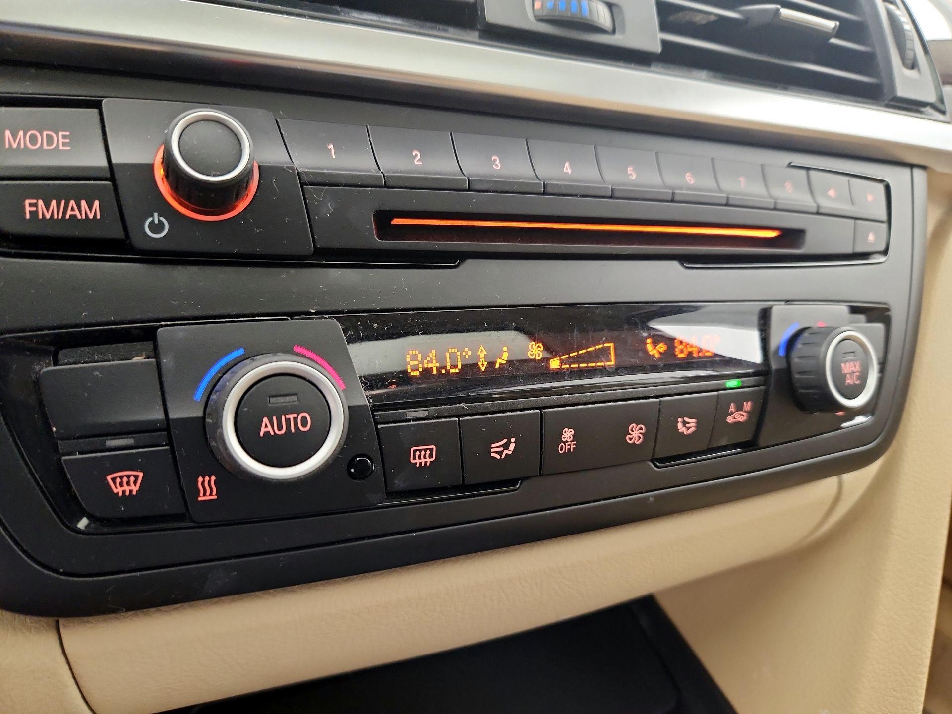 Thumbnail: 2015 BMW 3 Series - 16