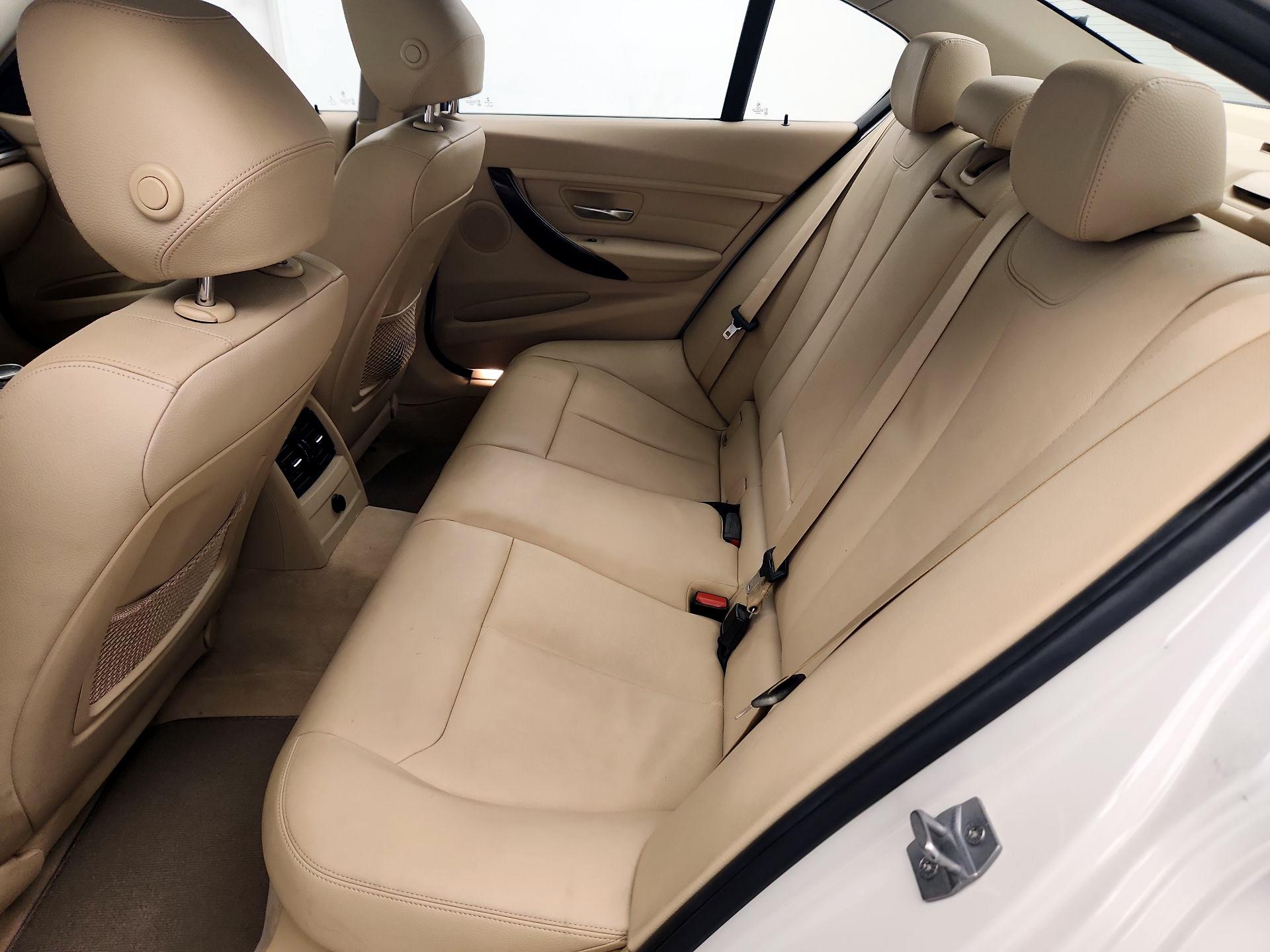 Thumbnail: 2015 BMW 3 Series - 20