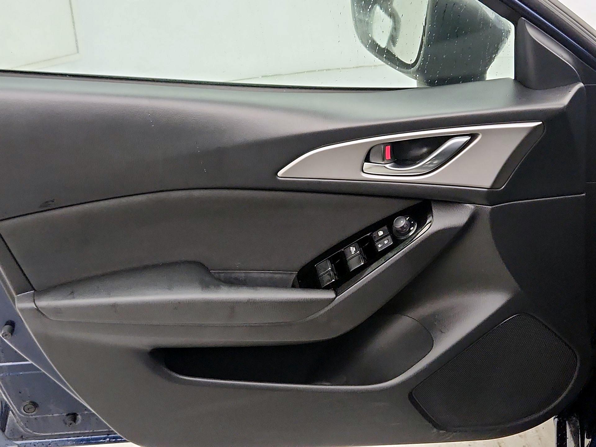 Thumbnail: 2018 Mazda Mazda3 - 12