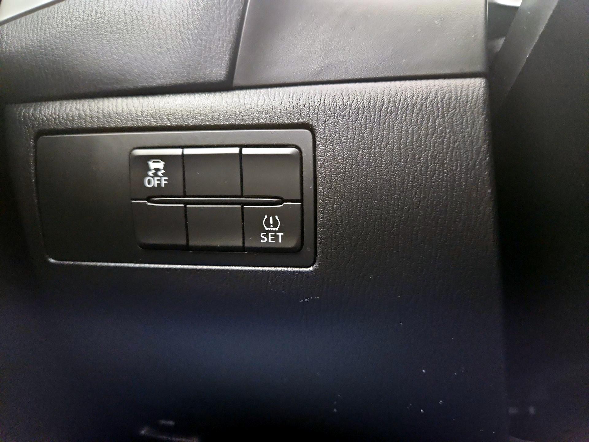 Thumbnail: 2018 Mazda Mazda3 - 13