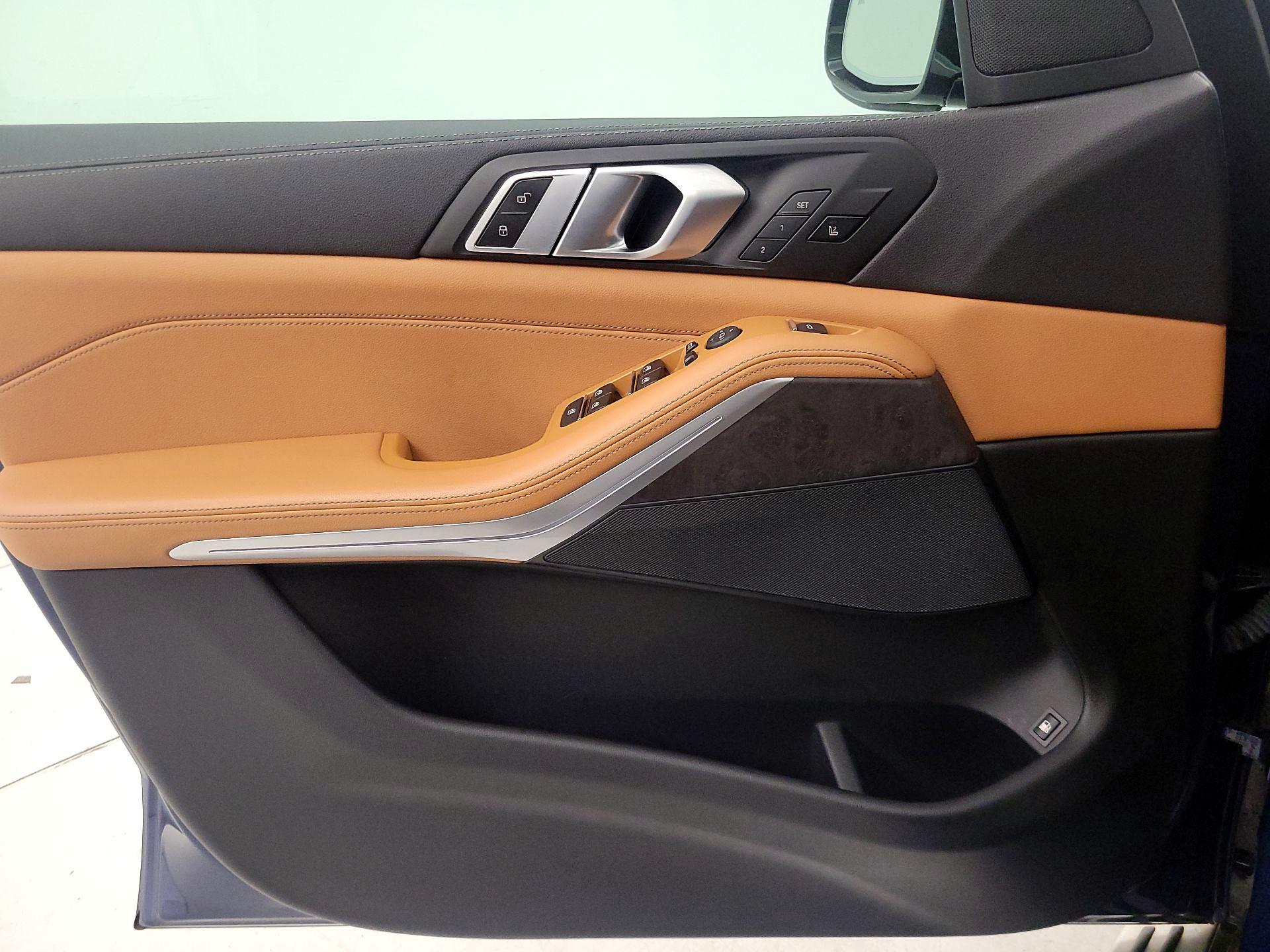 Thumbnail: 2022 BMW X5 - 12