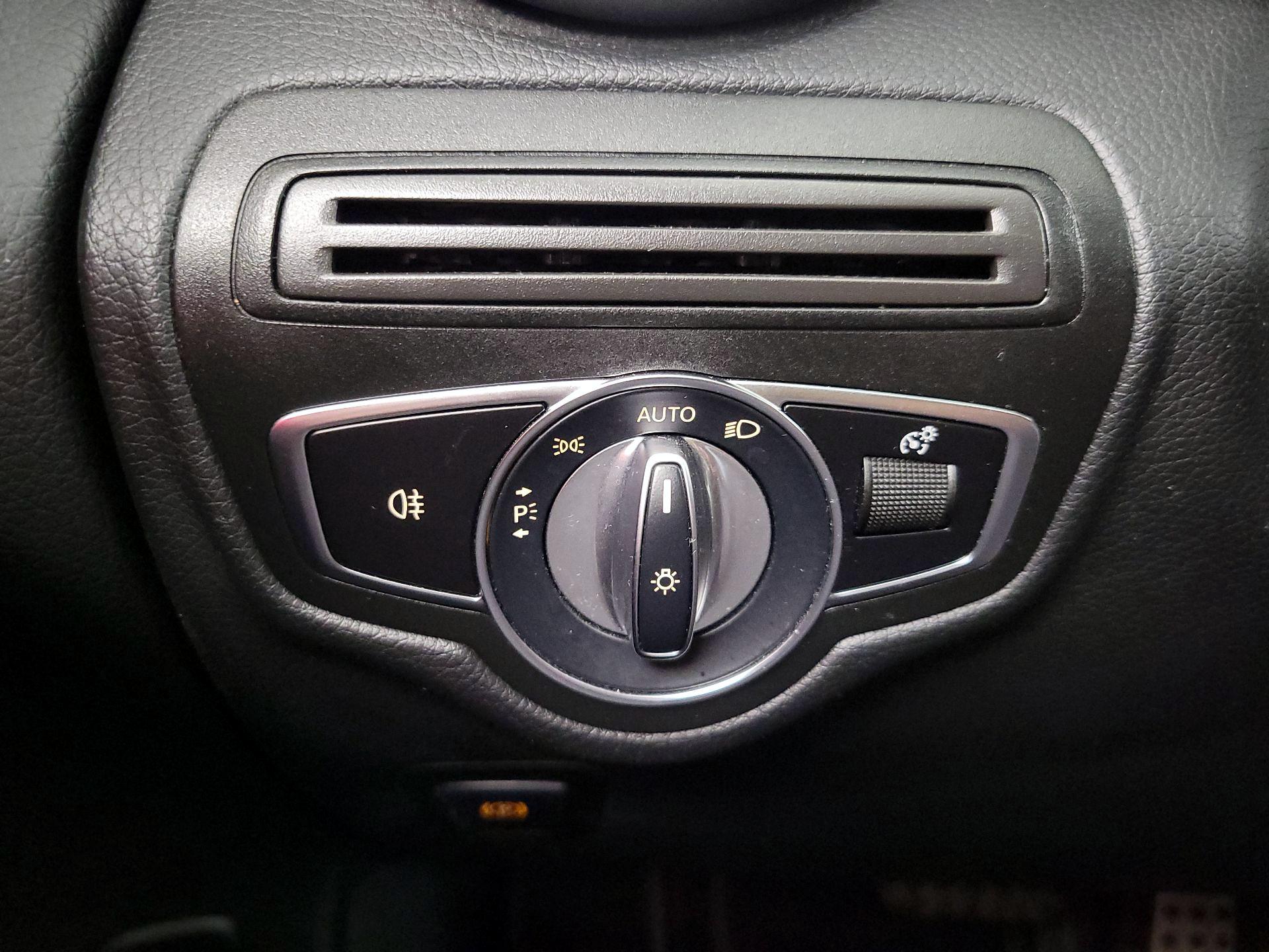 Thumbnail: 2021 Mercedes-Benz GLC - 13