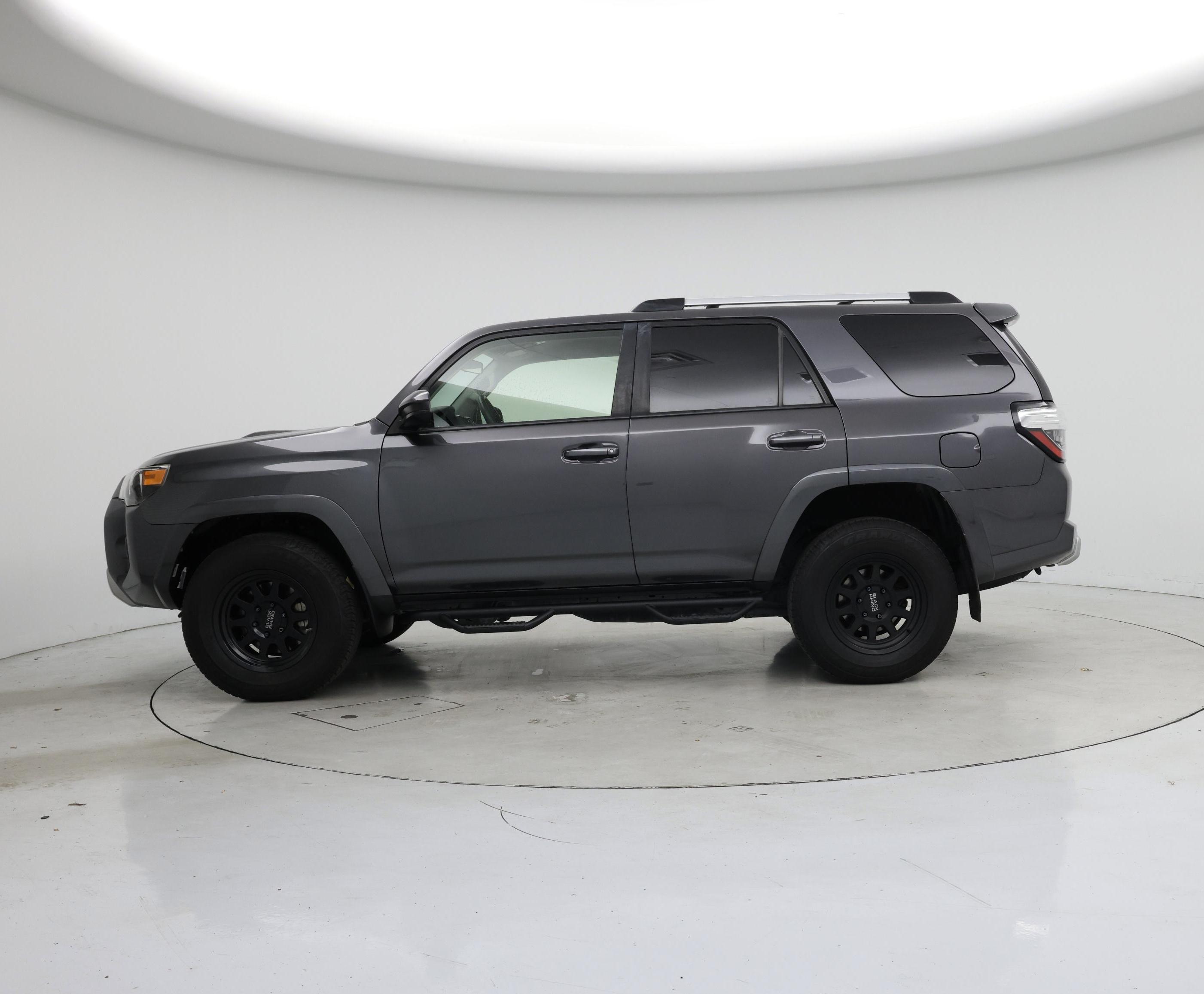 Thumbnail: 2018 Toyota 4Runner - 3