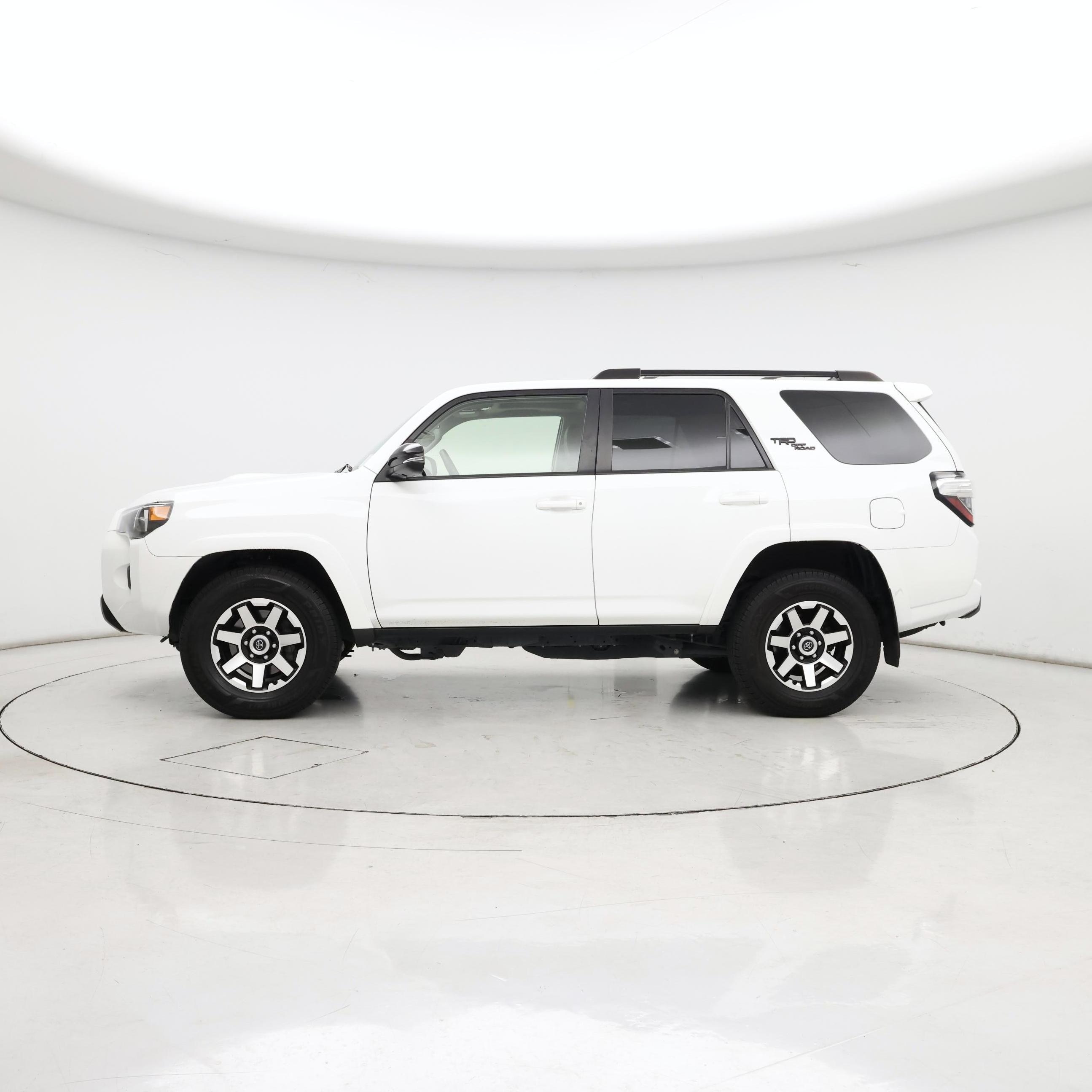 Thumbnail: 2021 Toyota 4Runner - 3