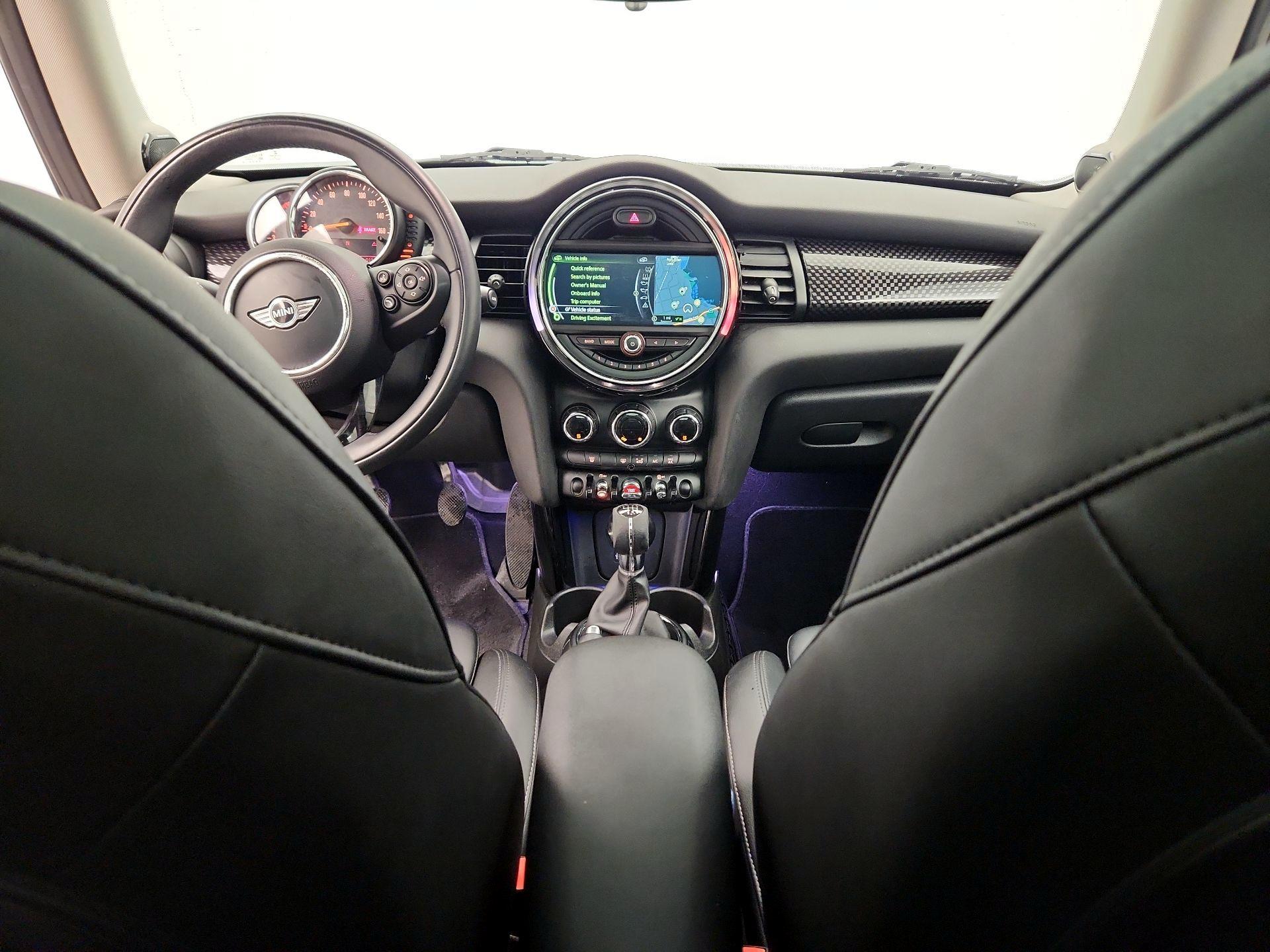 Thumbnail: 2016 MINI Cooper Hardtop - 9