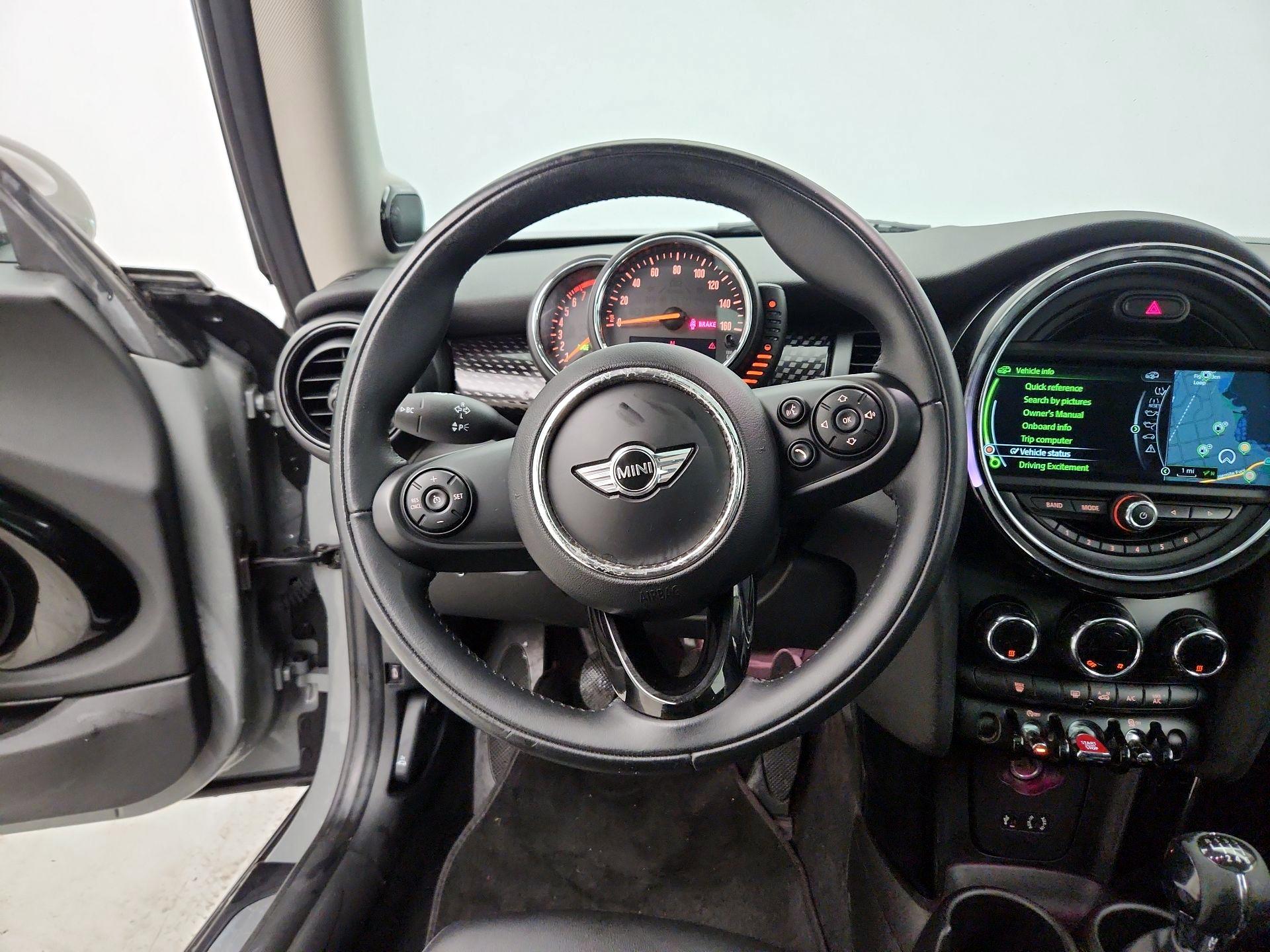 Thumbnail: 2016 MINI Cooper Hardtop - 10