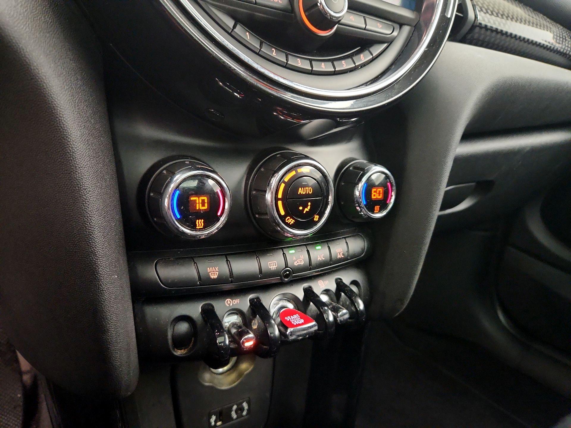 Thumbnail: 2016 MINI Cooper Hardtop - 16