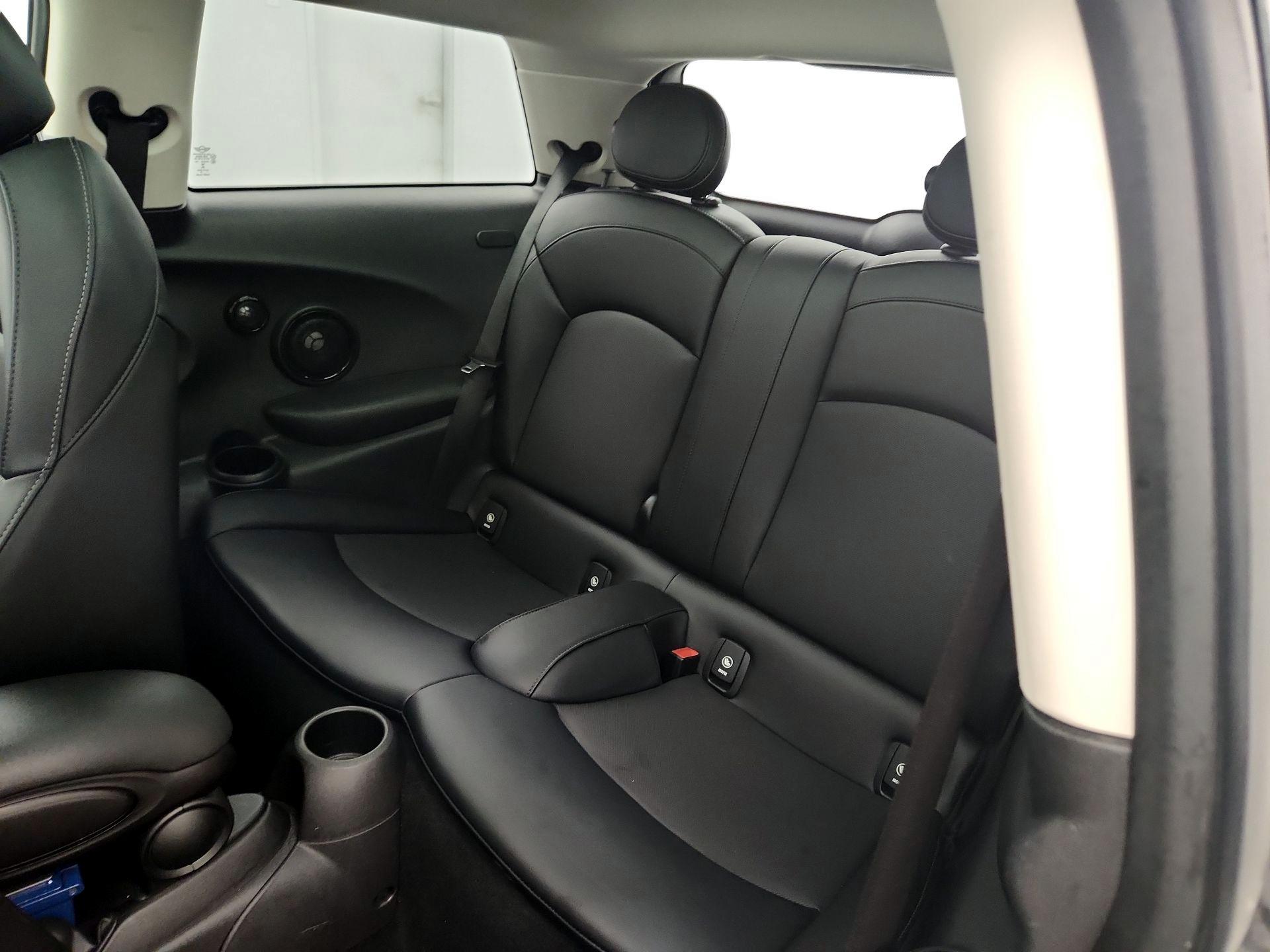 Thumbnail: 2016 MINI Cooper Hardtop - 20