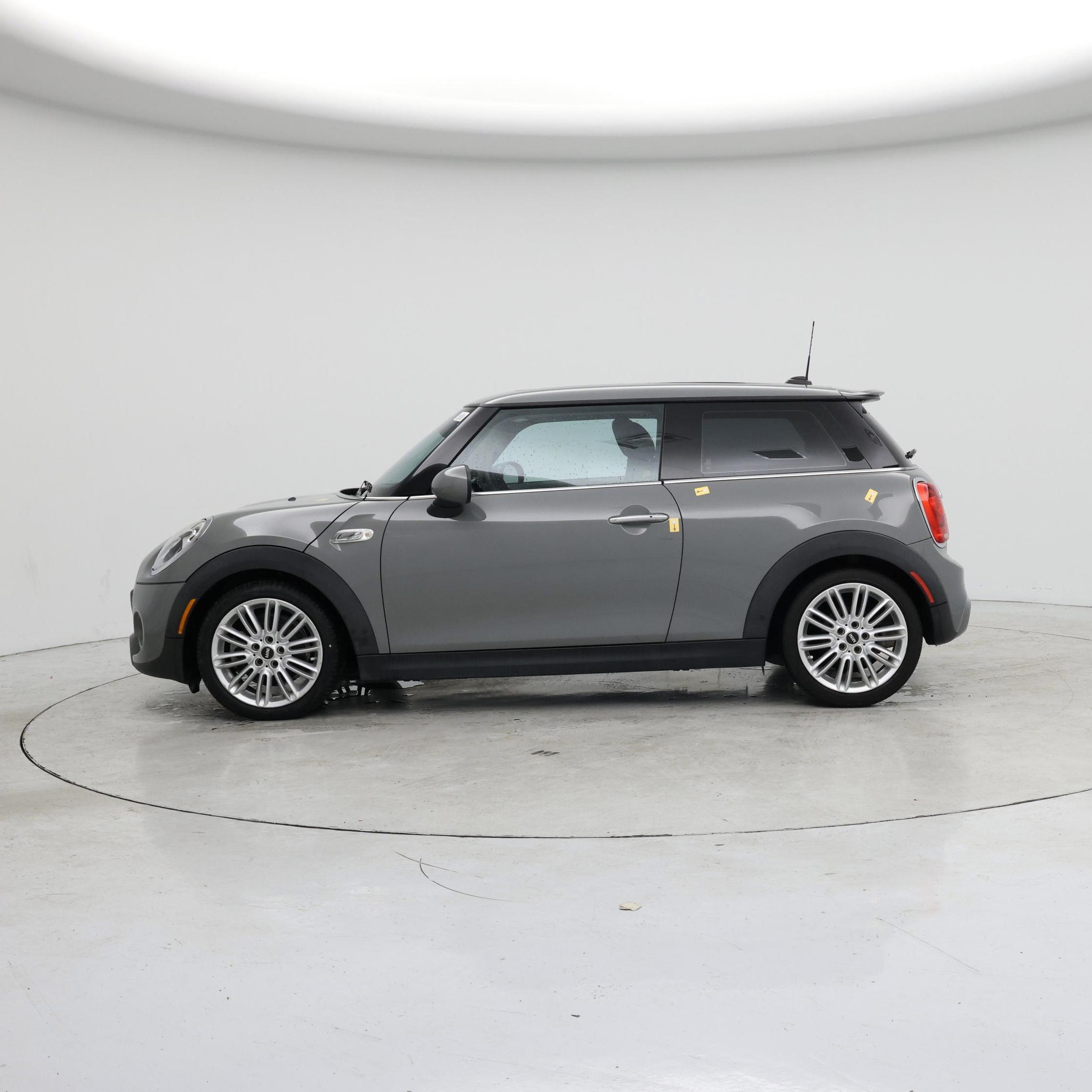 Thumbnail: 2016 MINI Cooper Hardtop - 3