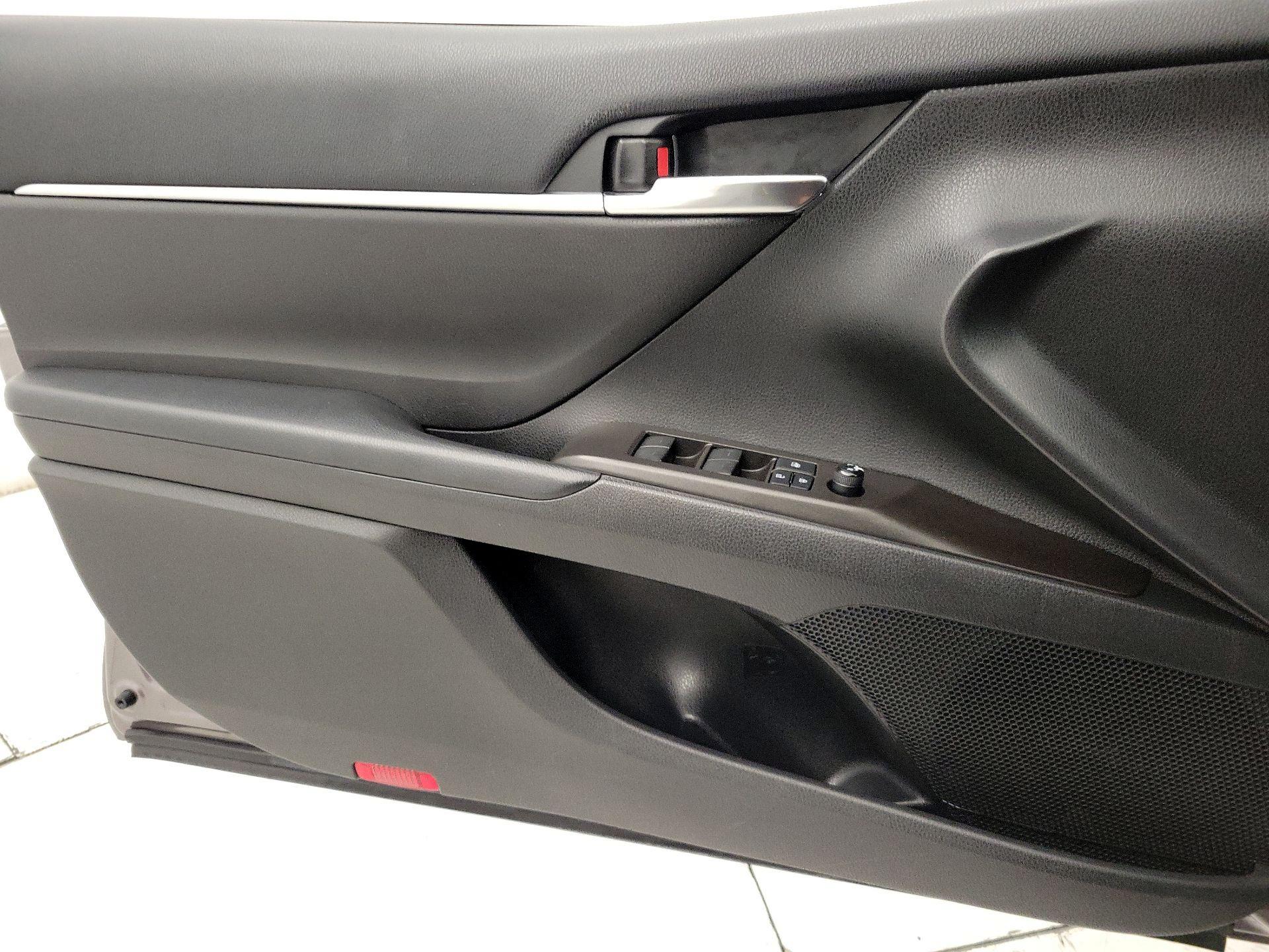 Thumbnail: 2022 Toyota Camry - 12