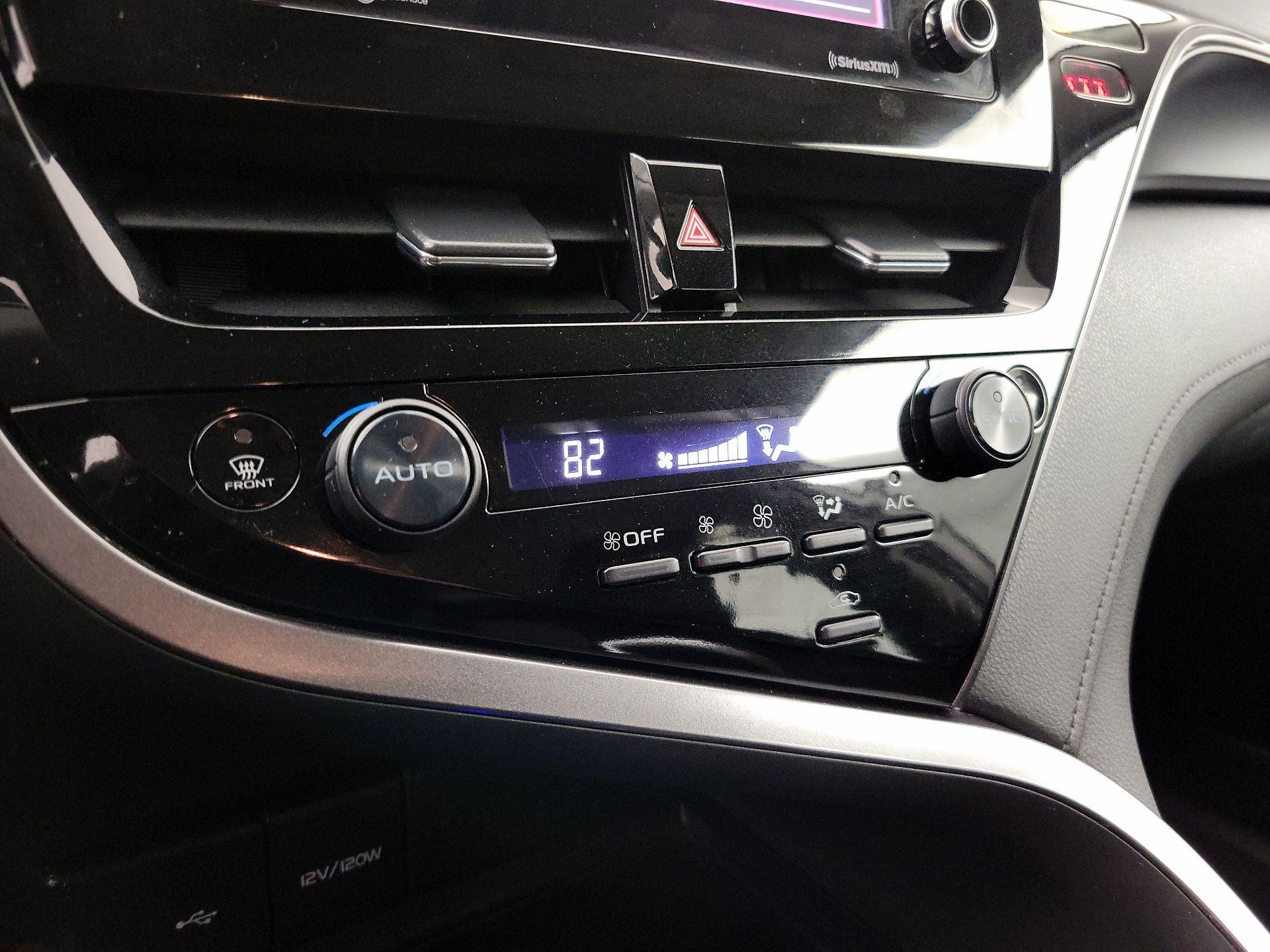 Thumbnail: 2022 Toyota Camry - 16