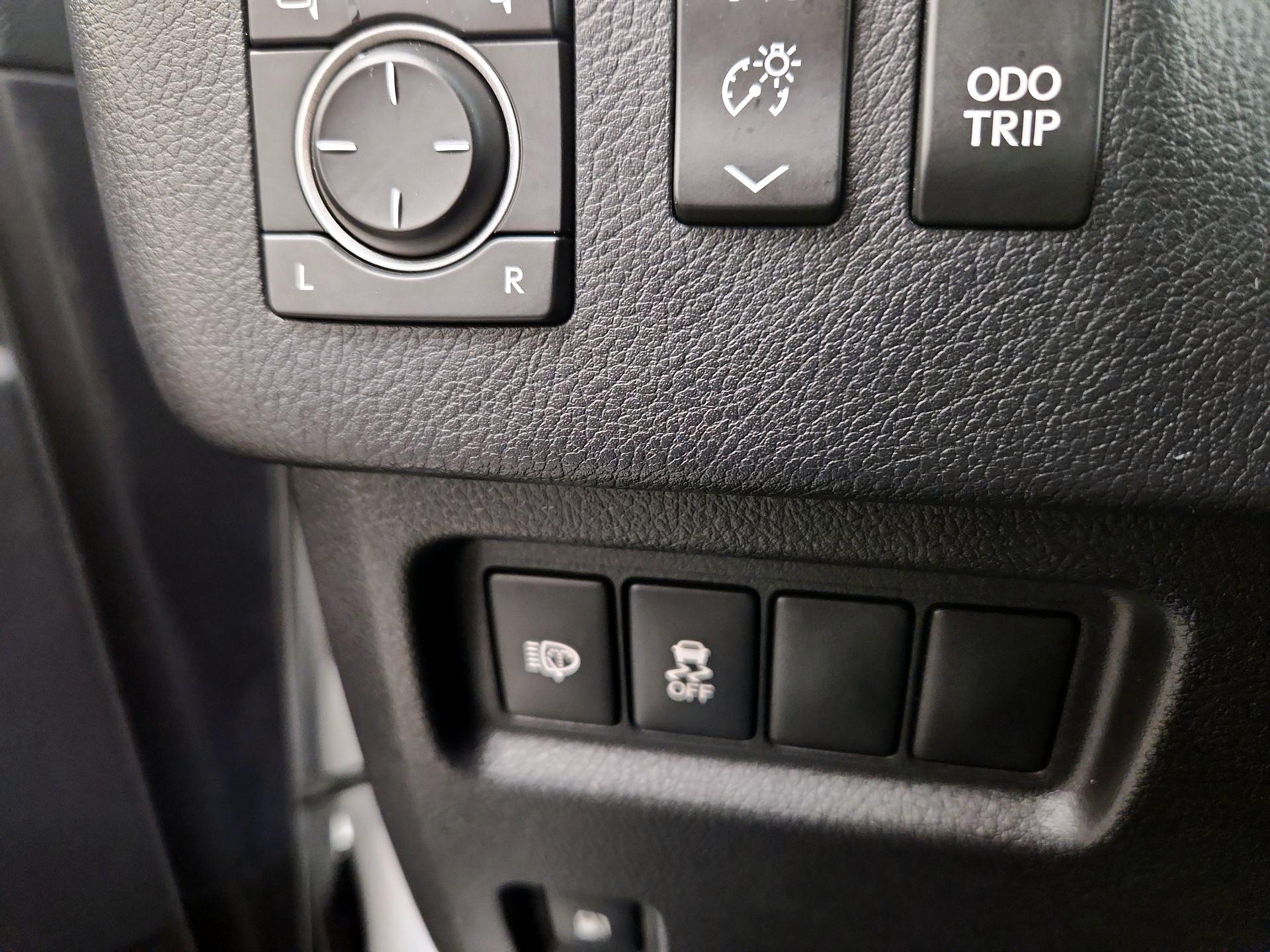 Thumbnail: 2017 Lexus GX - 13