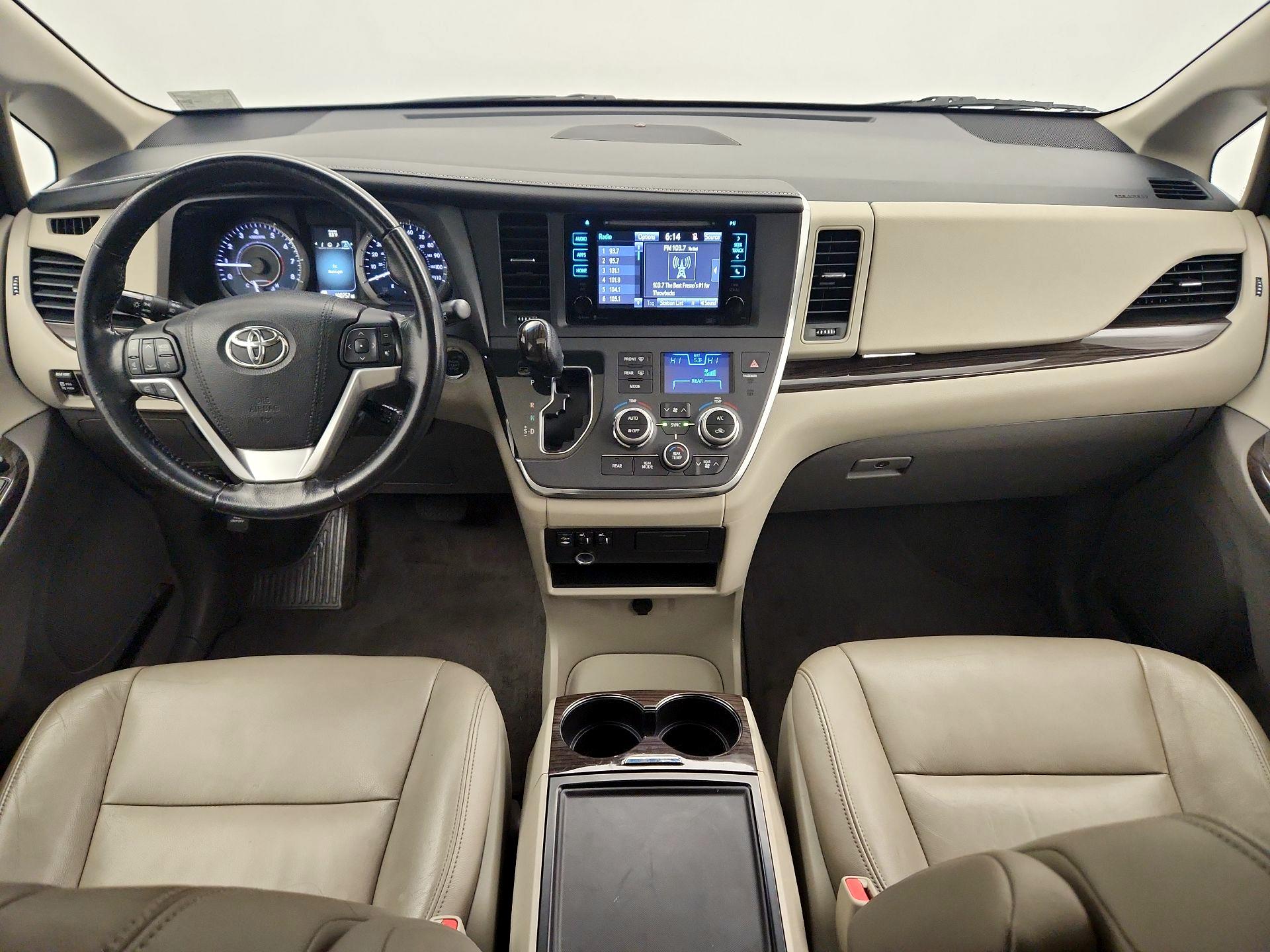 Thumbnail: 2015 Toyota Sienna - 9