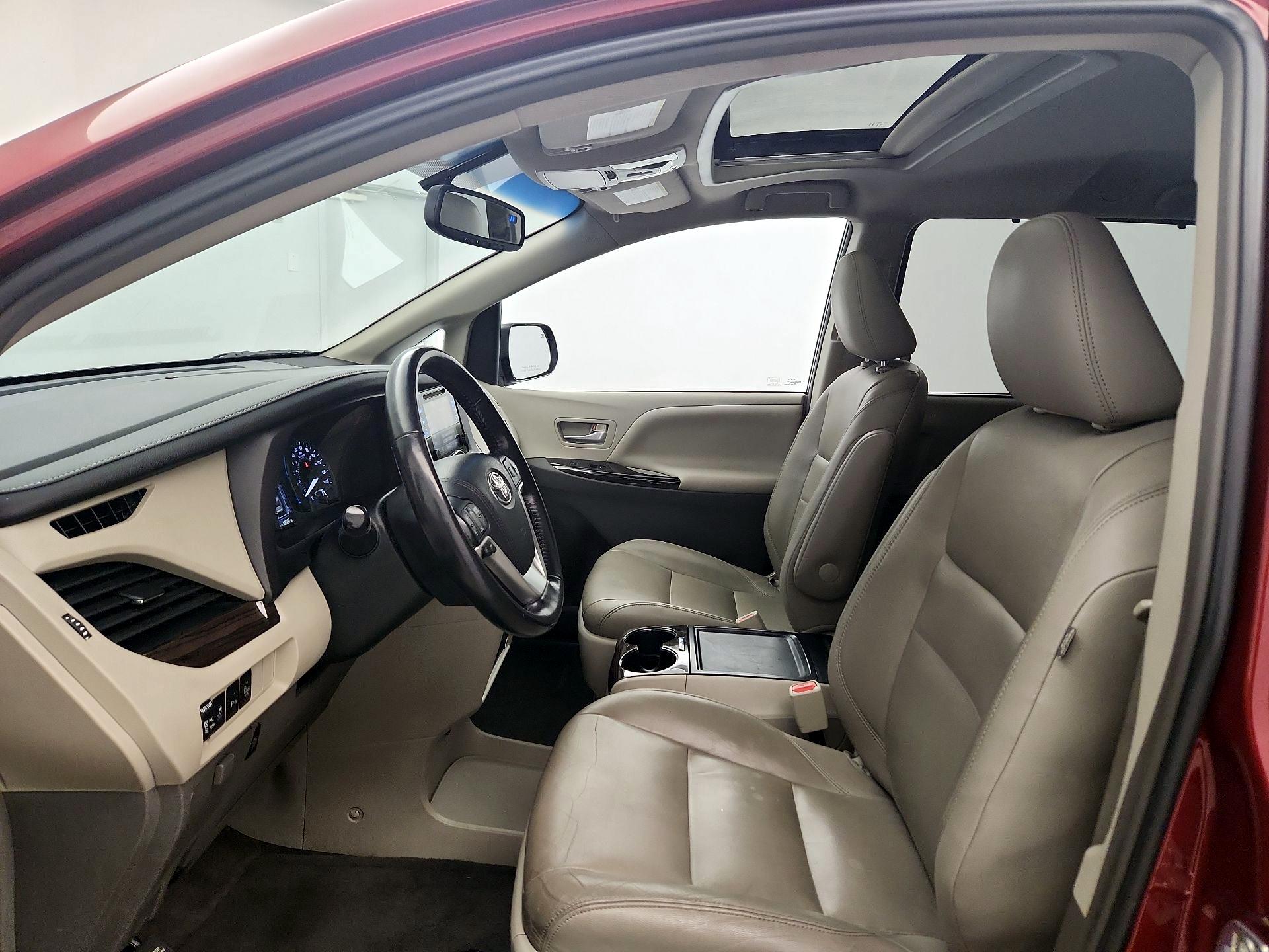 Thumbnail: 2015 Toyota Sienna - 11