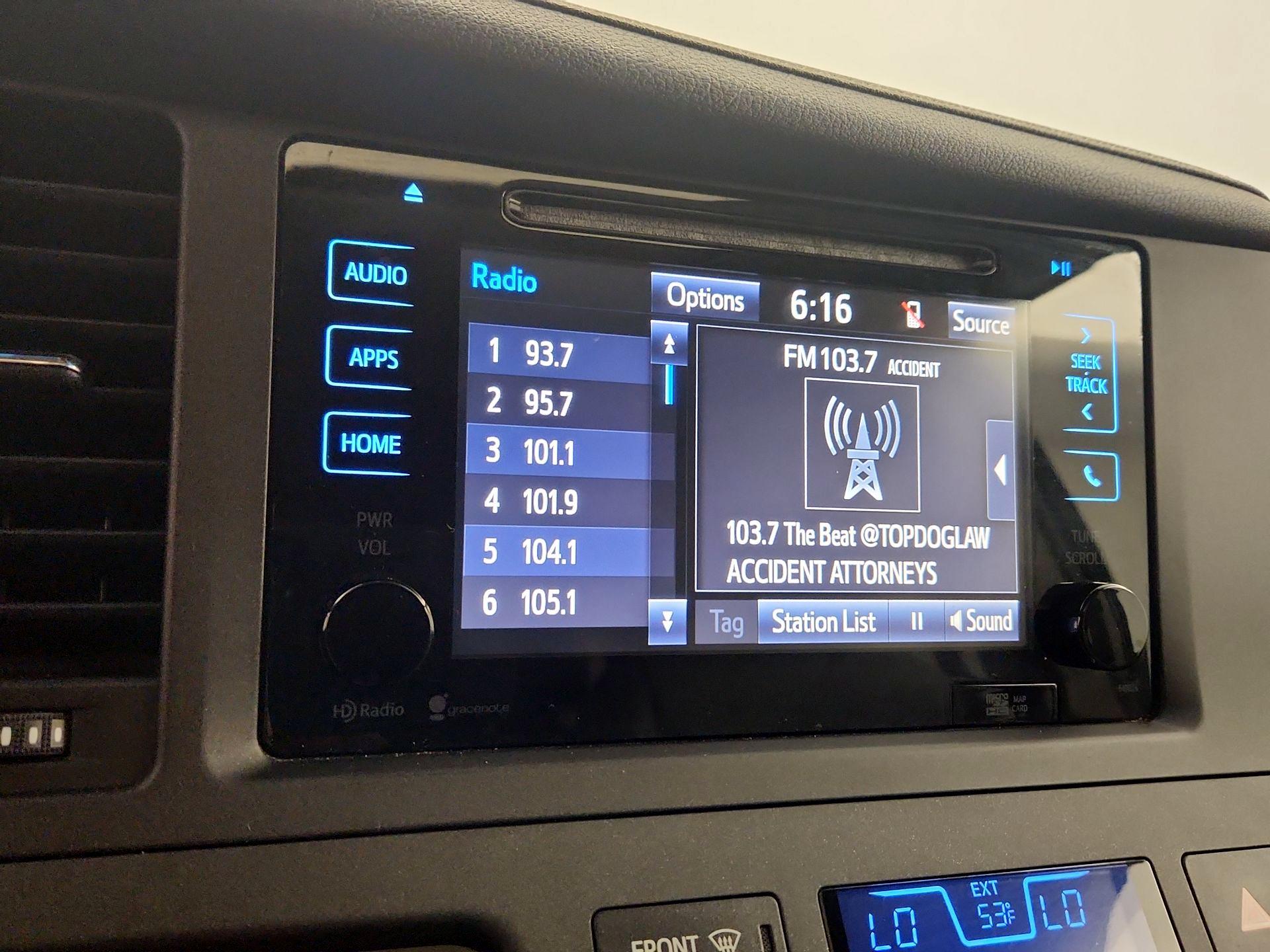 Thumbnail: 2015 Toyota Sienna - 15