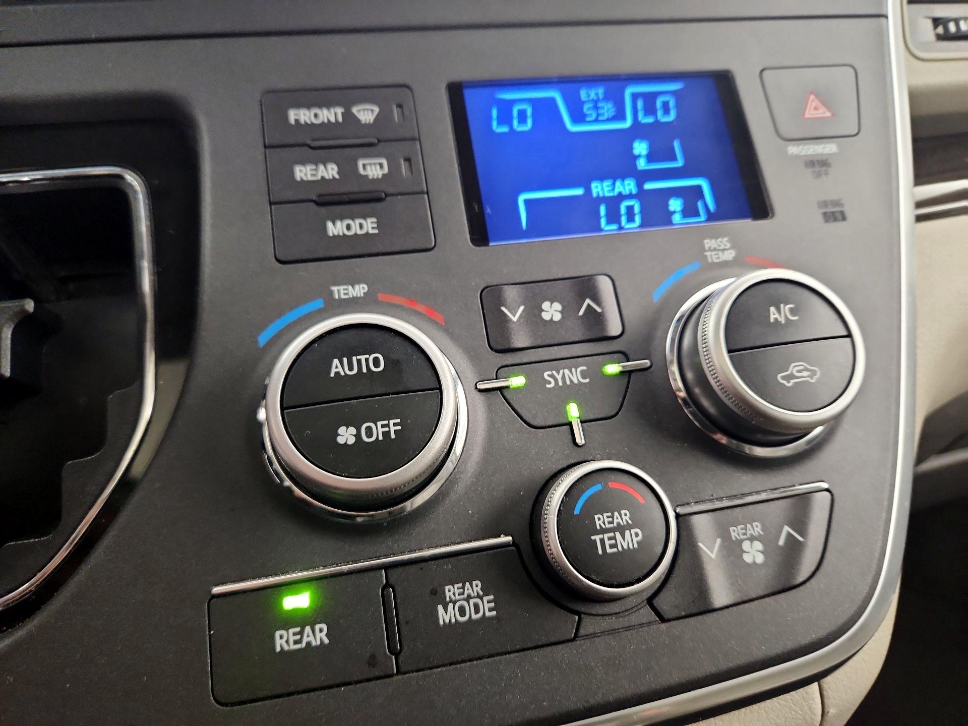 Thumbnail: 2015 Toyota Sienna - 16