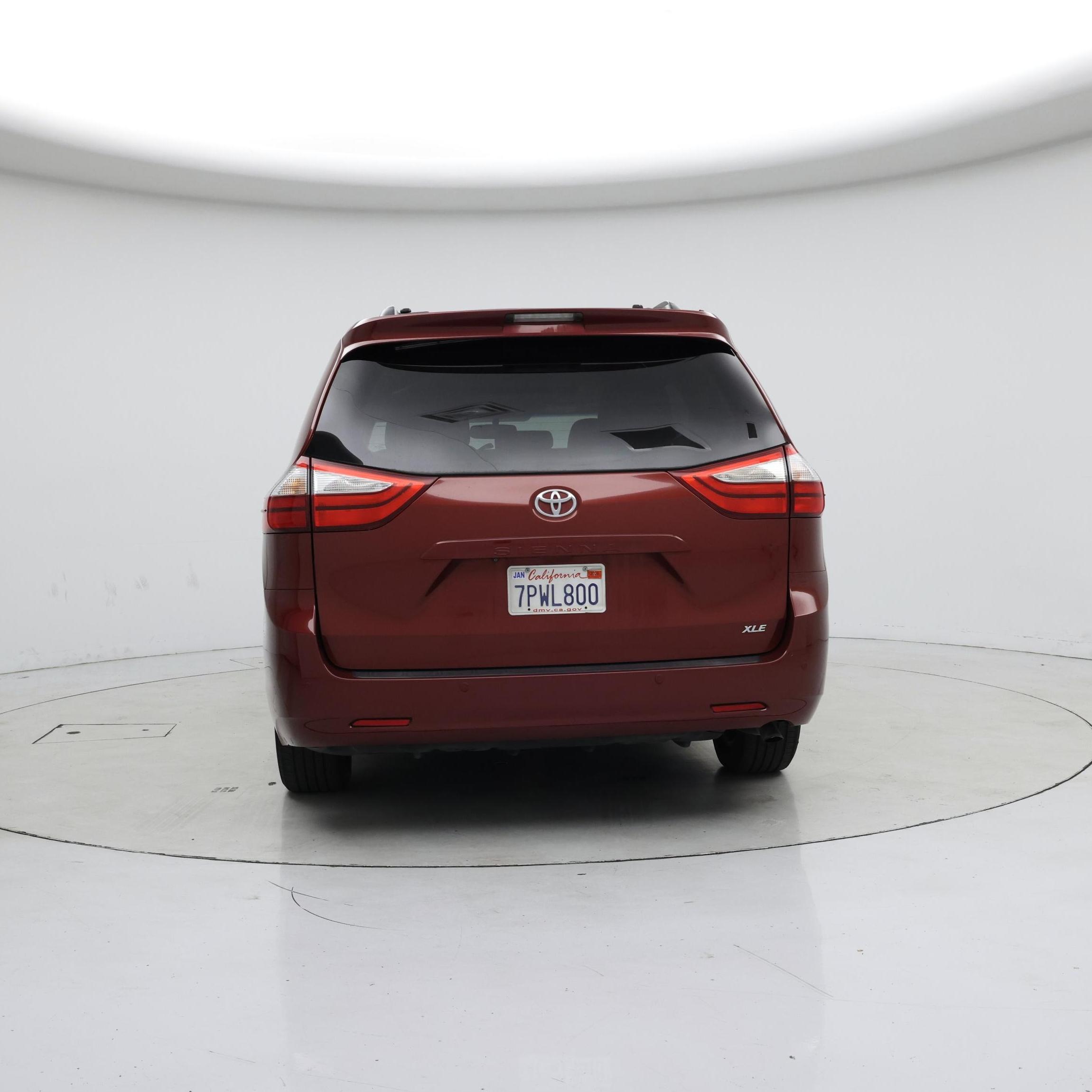 Thumbnail: 2015 Toyota Sienna - 6