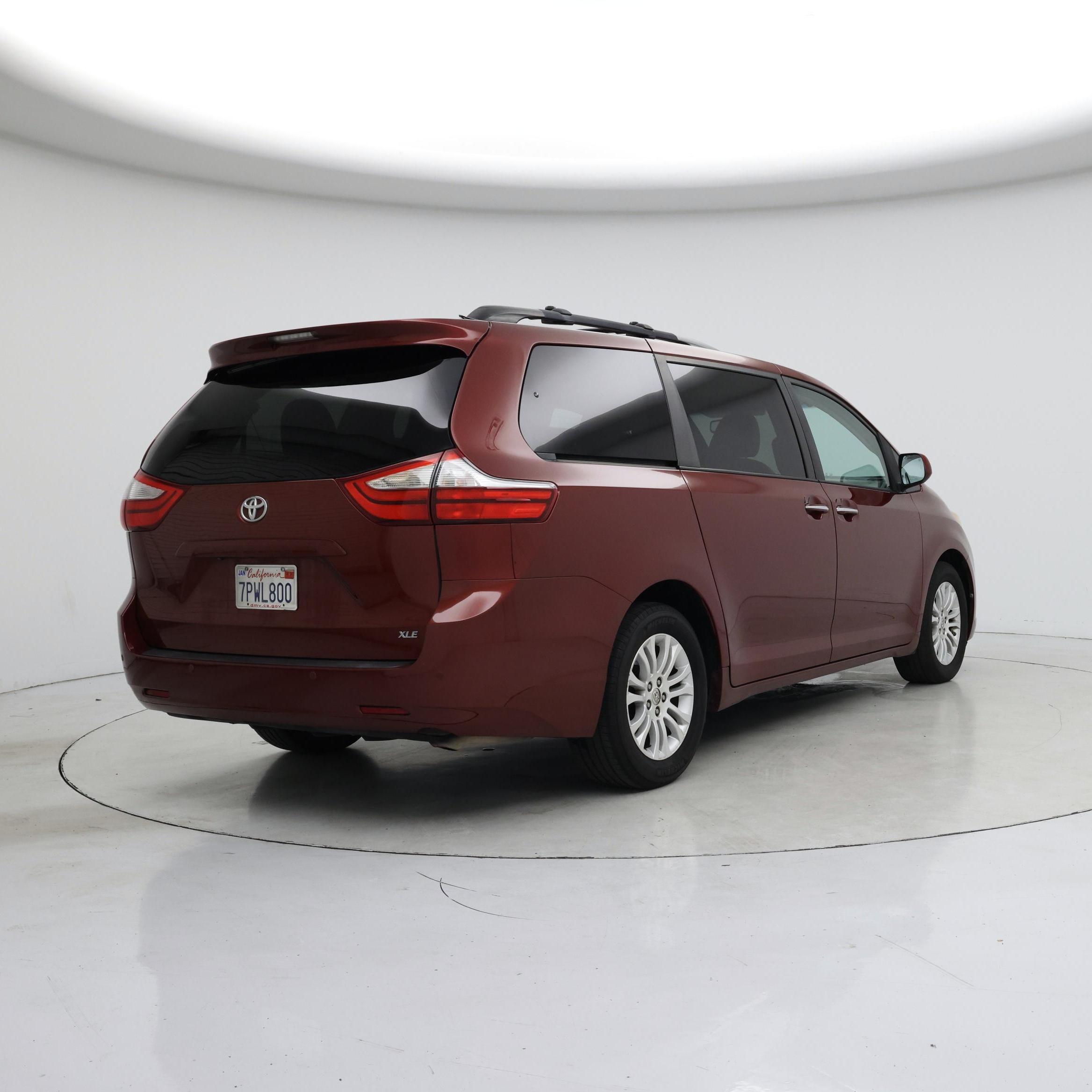 Thumbnail: 2015 Toyota Sienna - 8